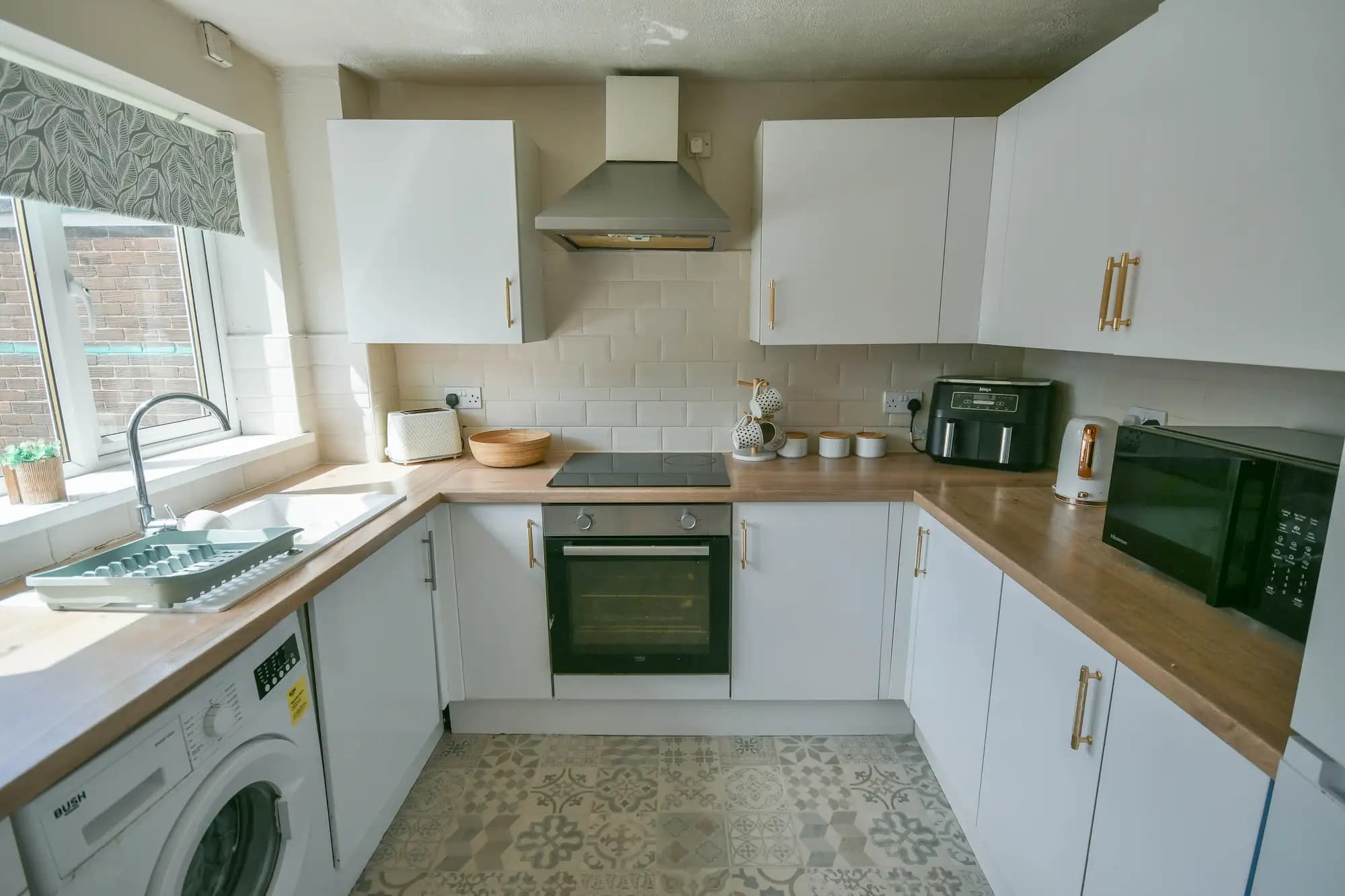 property photo 6 of 25