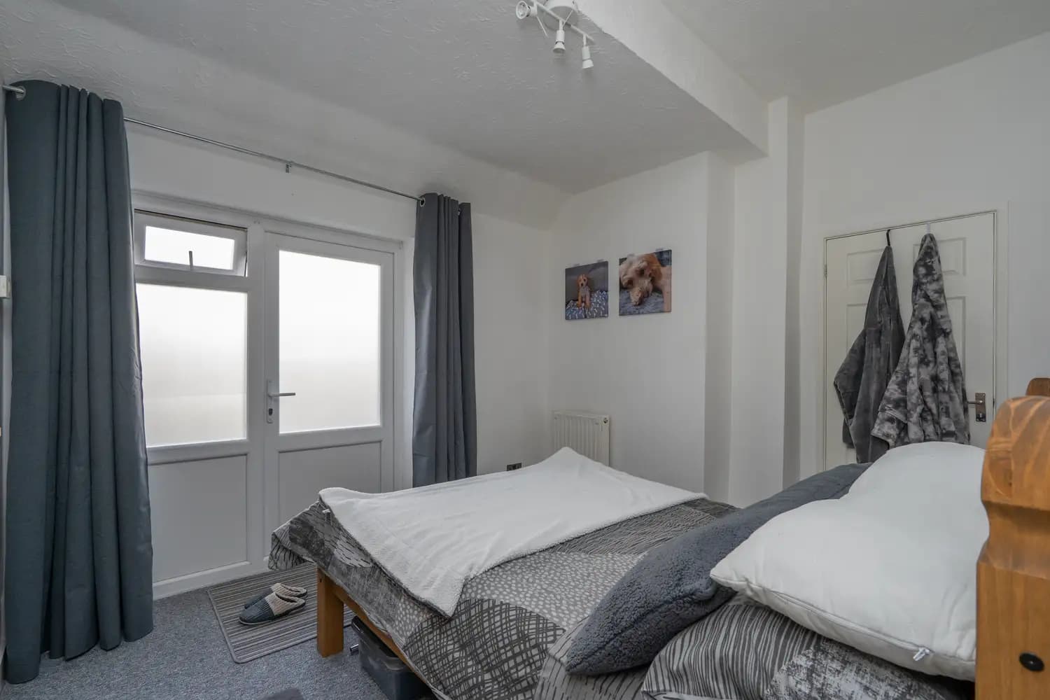 property photo 9 of 16