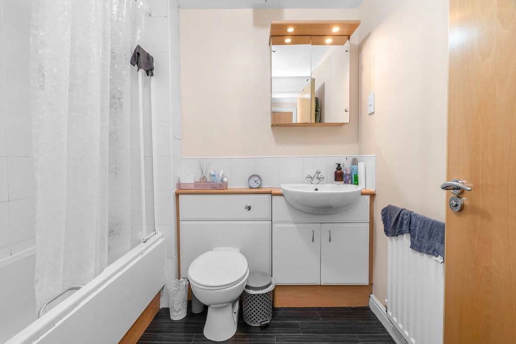 property photo 11 of 16