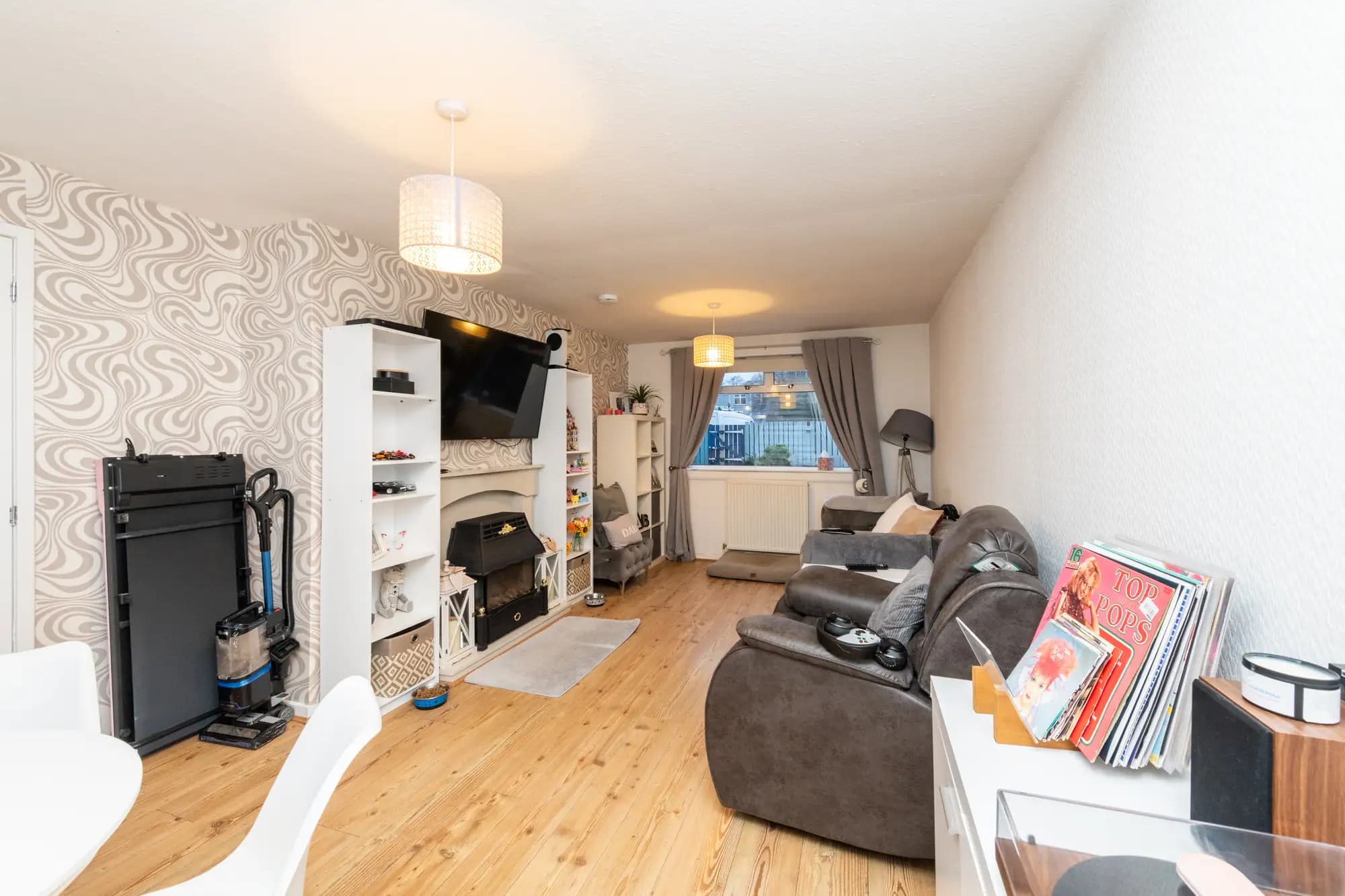 property photo 3 of 27