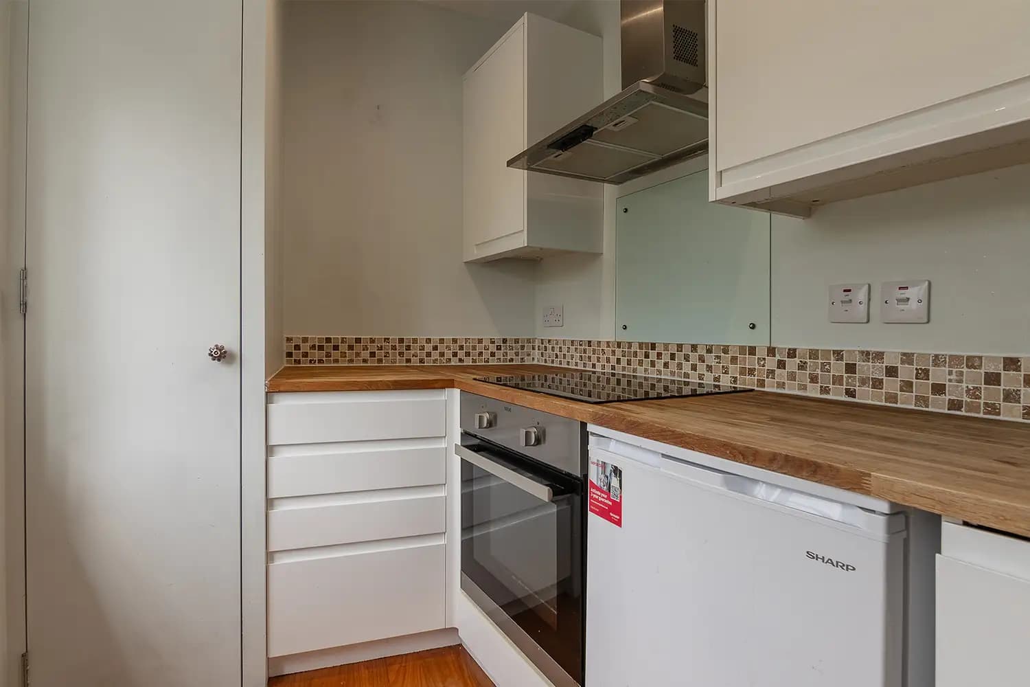 property photo 5 of 16