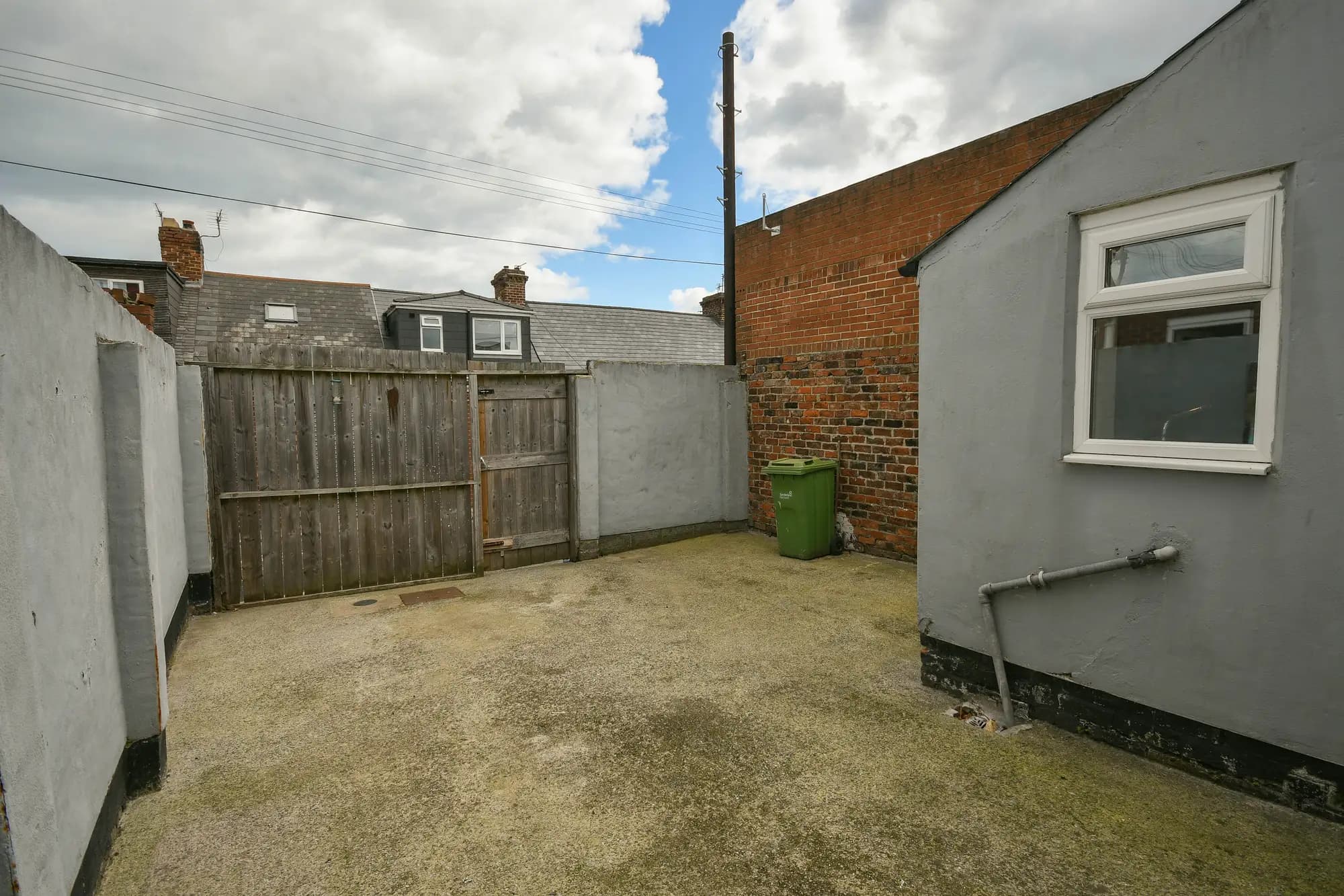 property photo 15 of 16