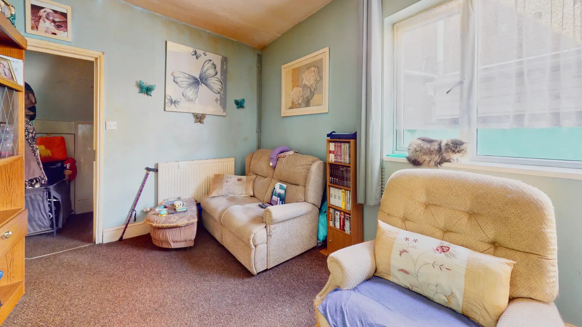 property photo 3 of 32