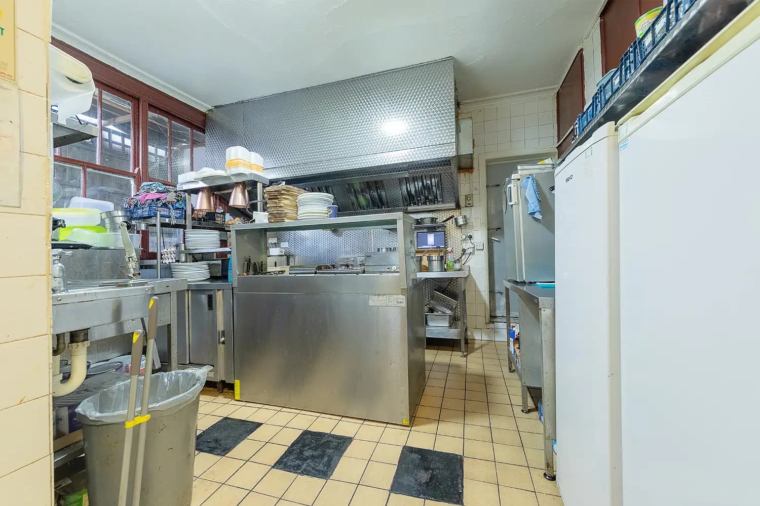 property photo 11 of 30