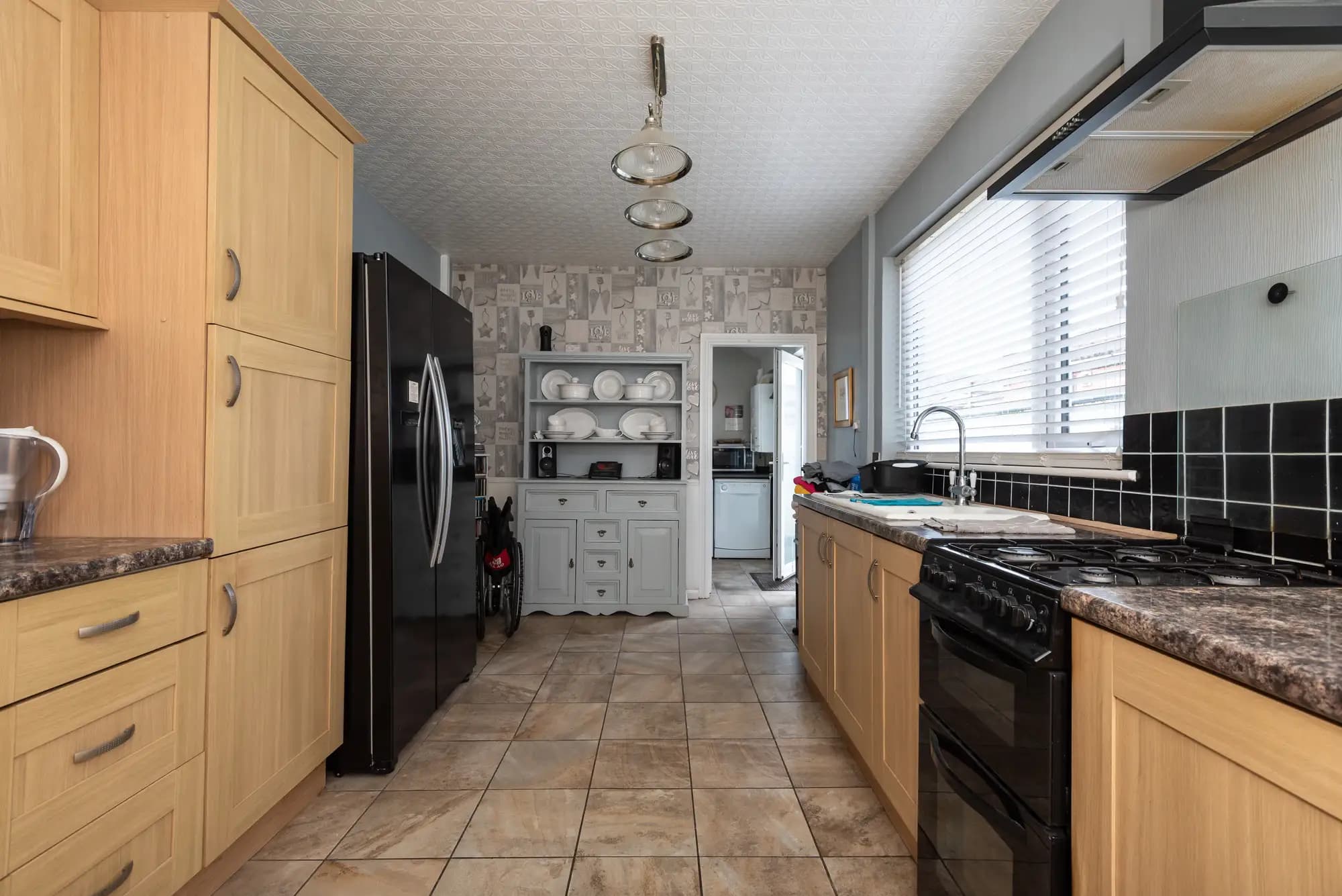 property photo 5 of 16