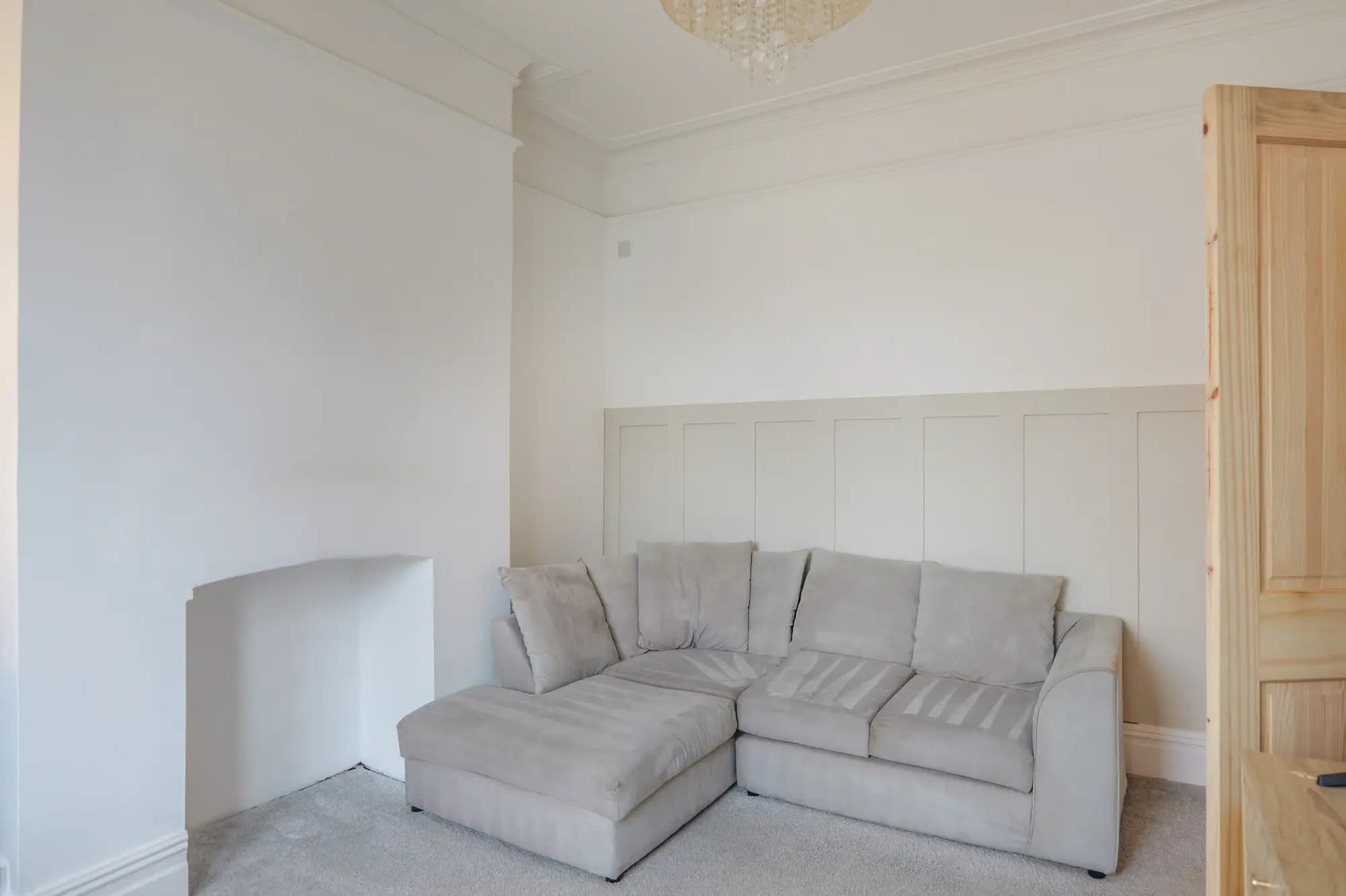 property photo 3 of 28