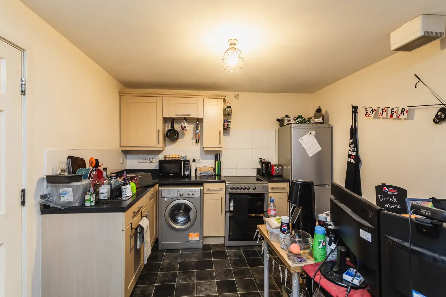 property photo 5 of 11
