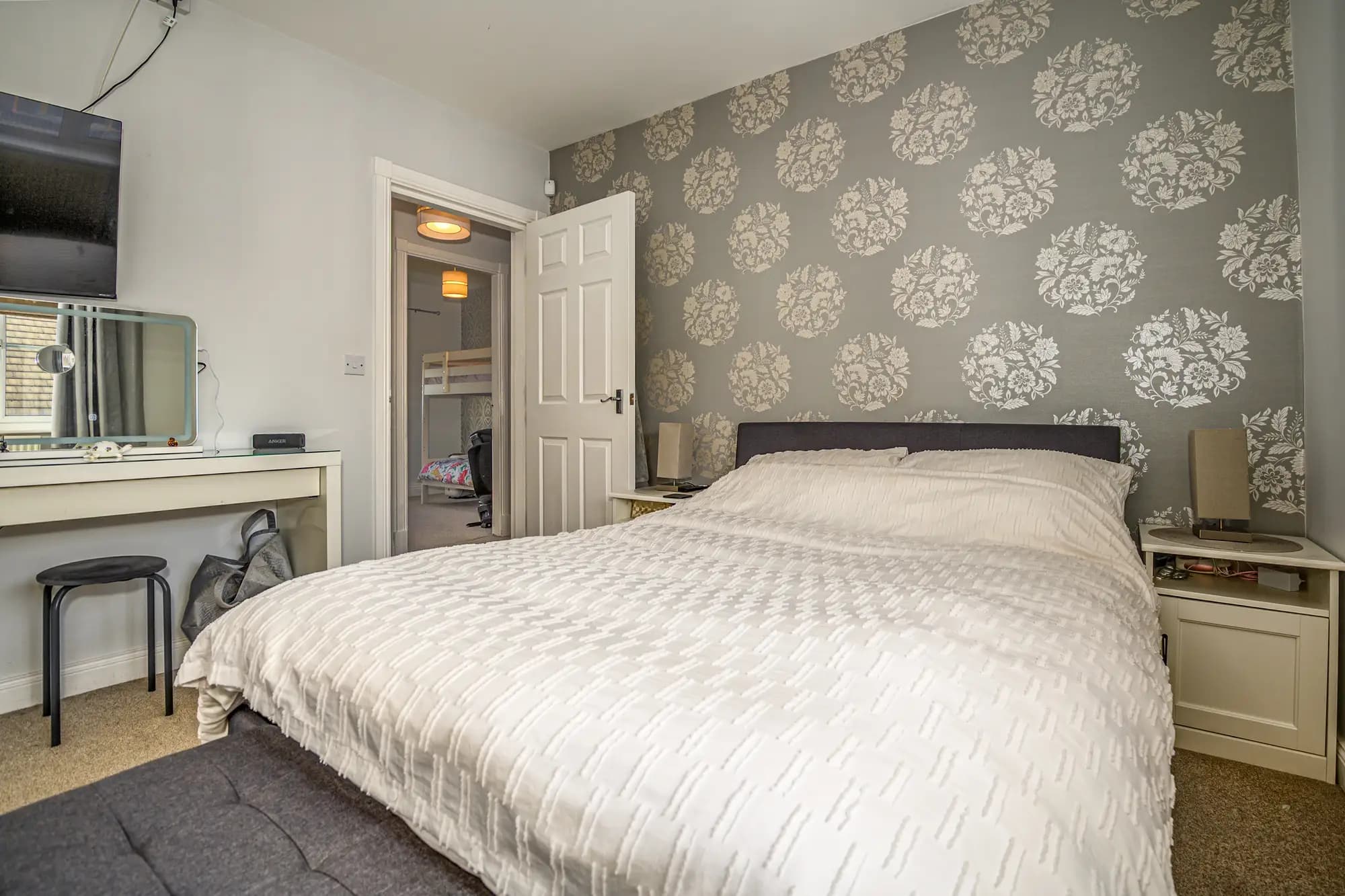 property photo 10 of 18