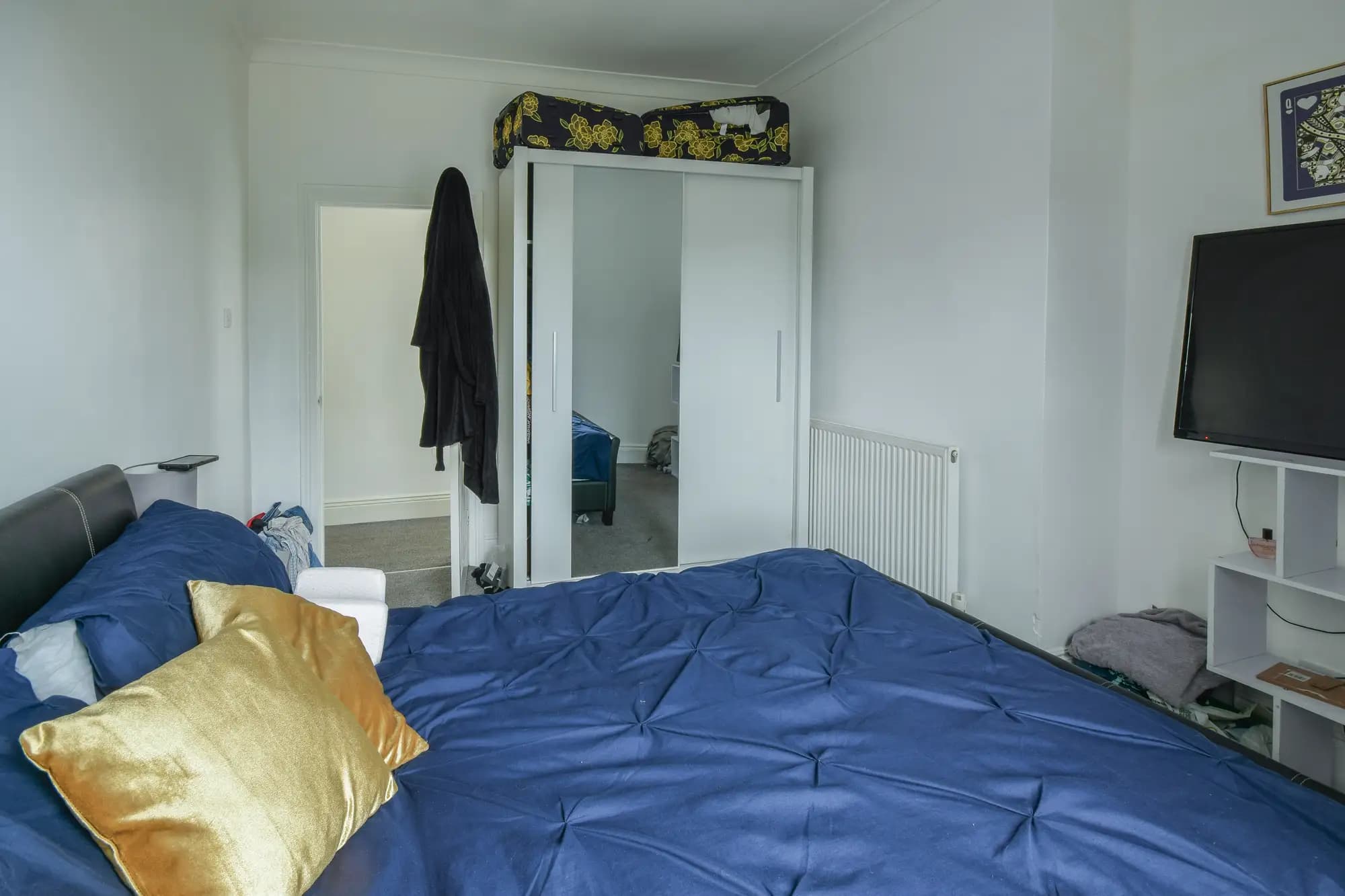 property photo 5 of 15