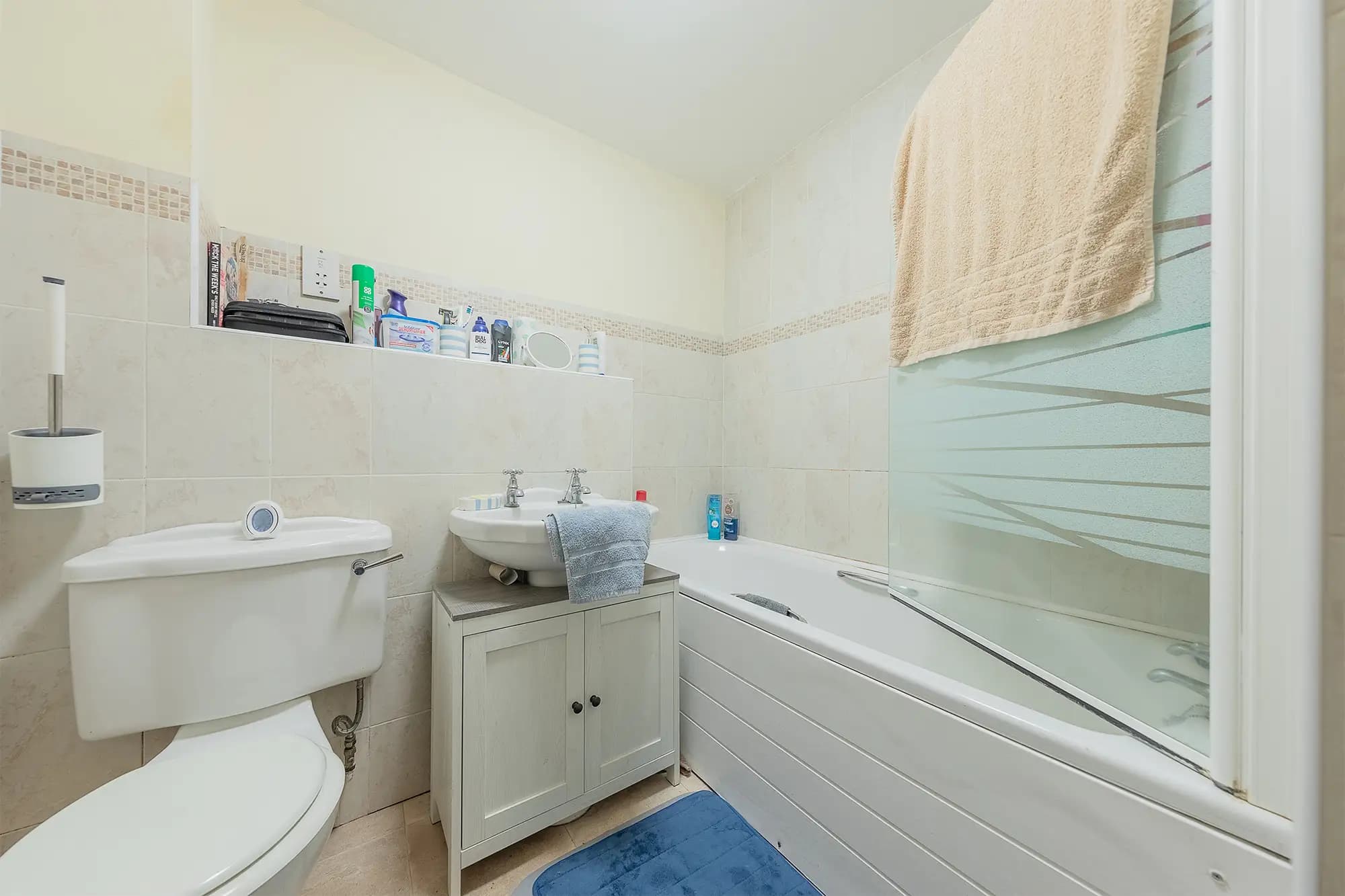property photo 9 of 17