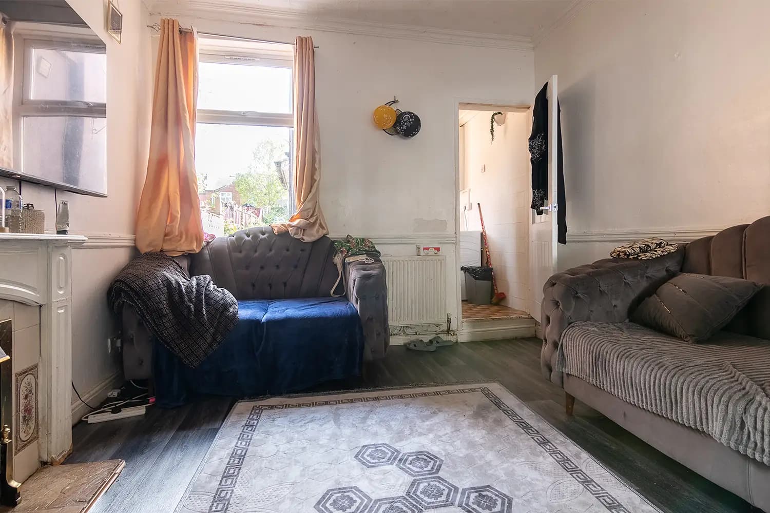 property photo 4 of 37