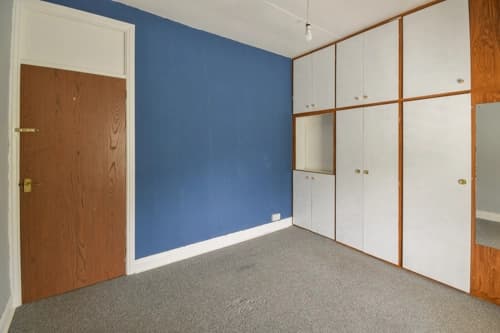 property photo 8 of 14