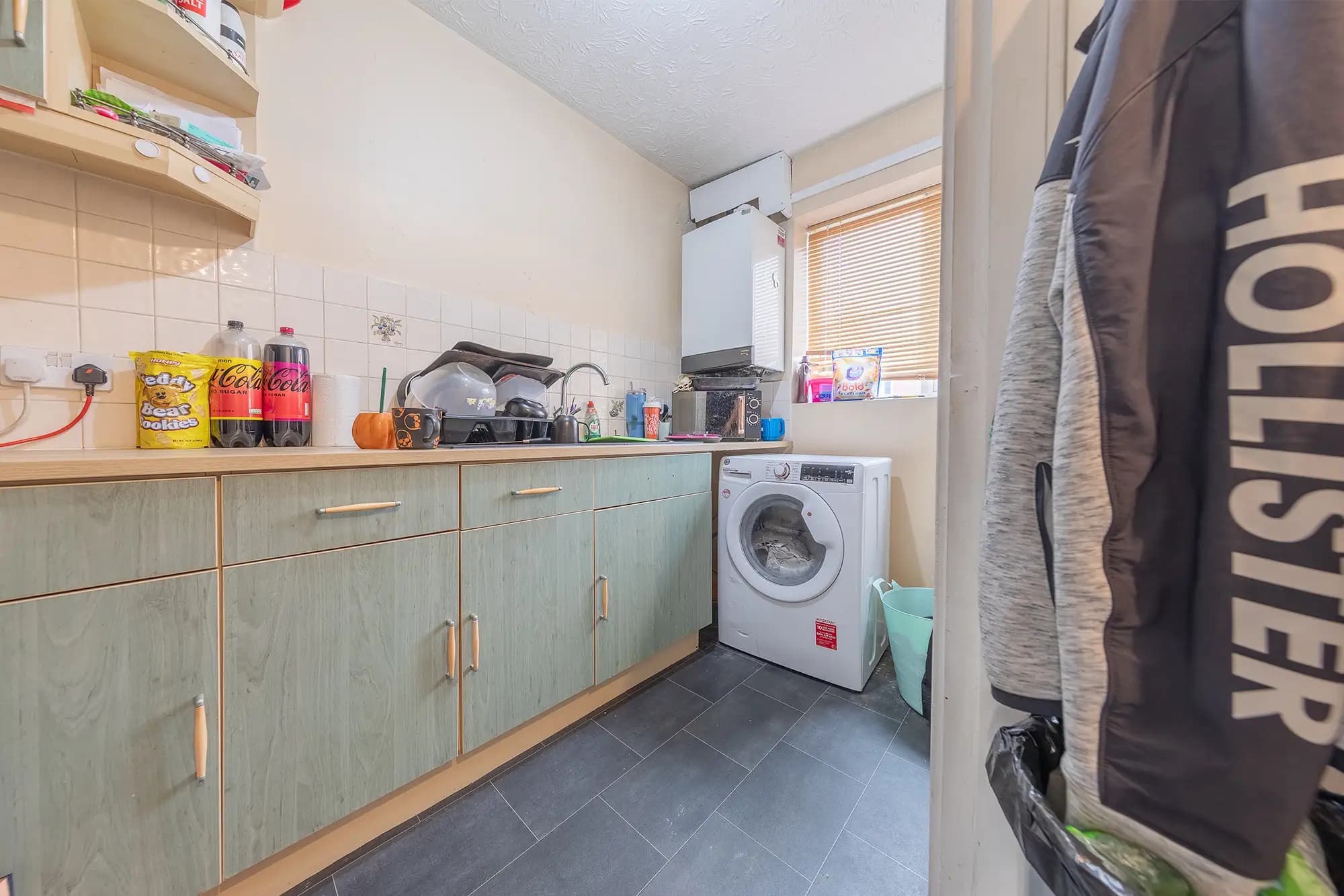 property photo 6 of 16