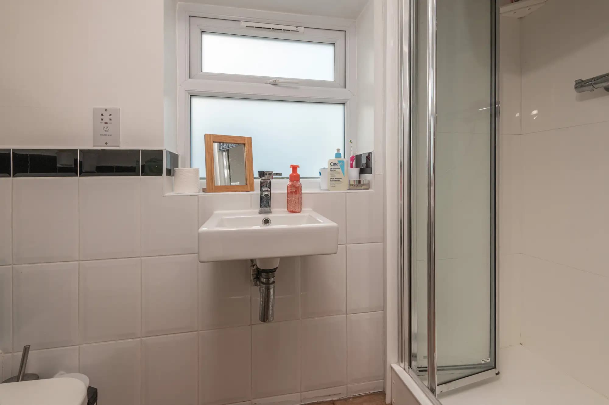 property photo 6 of 23