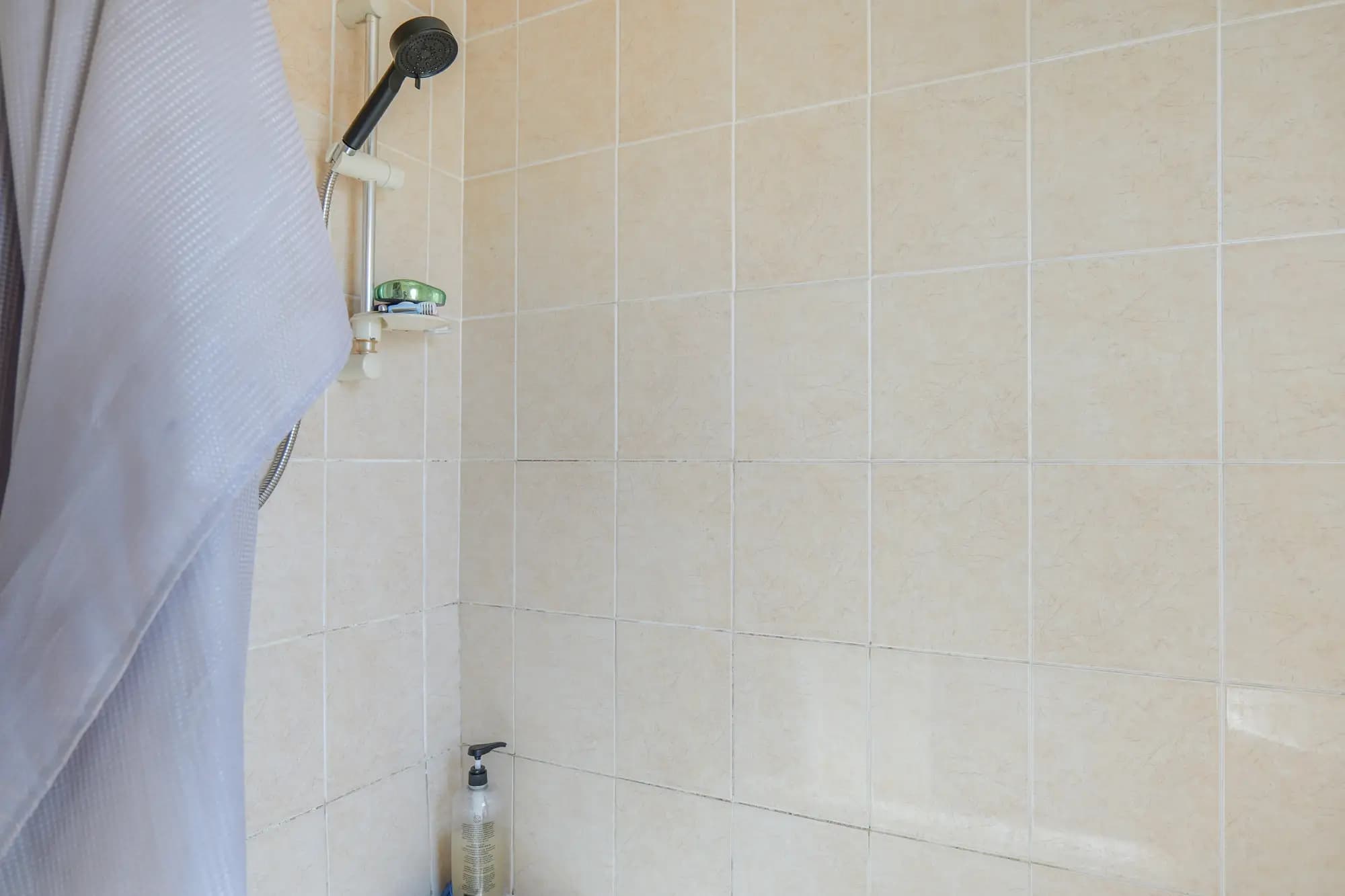 property photo 8 of 16