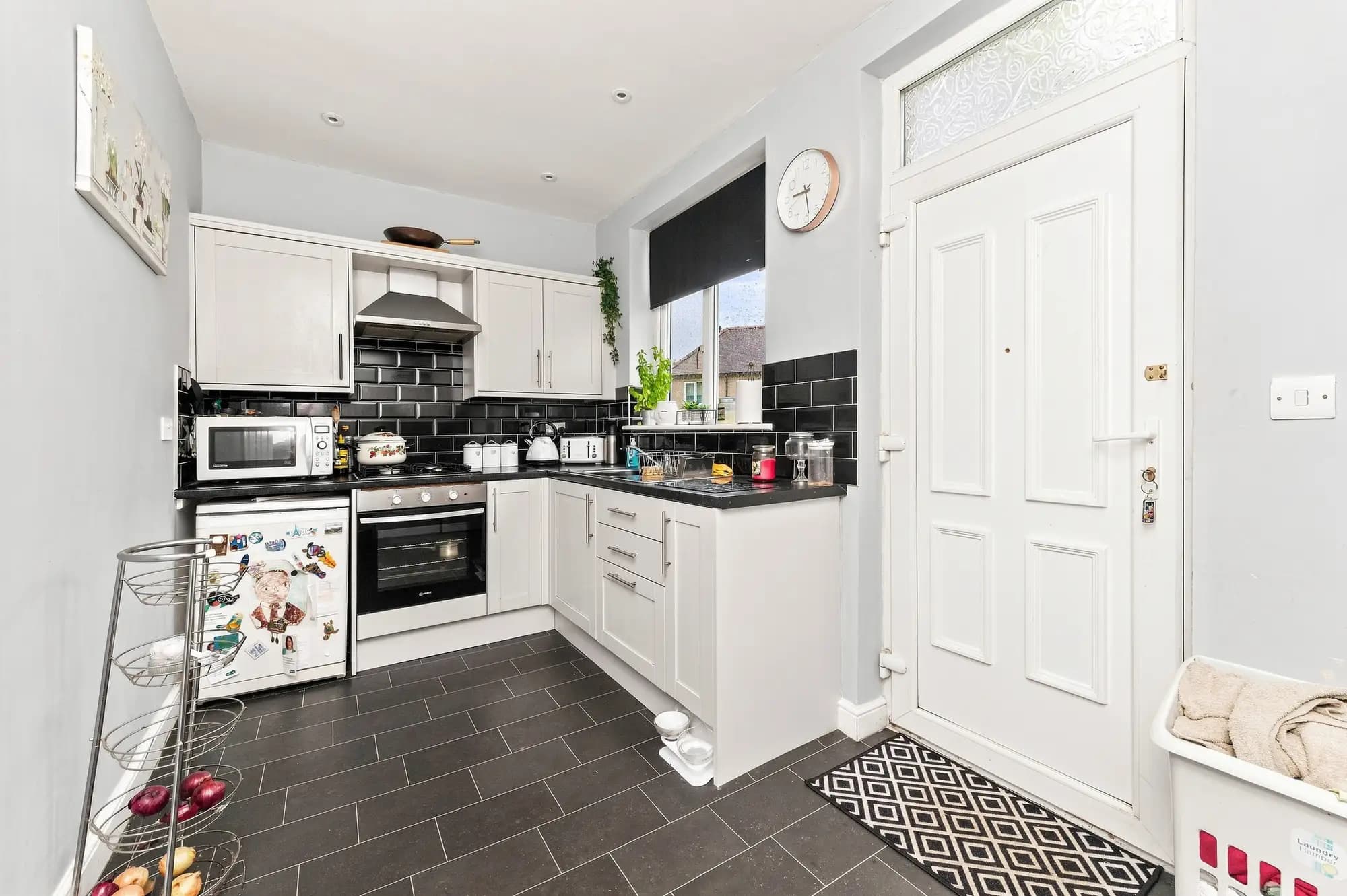 property photo 5 of 16