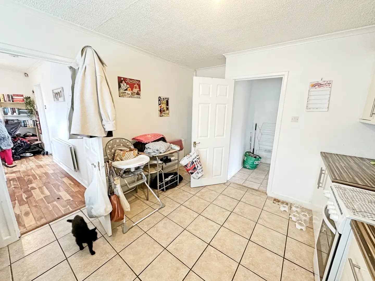 property photo 7 of 32
