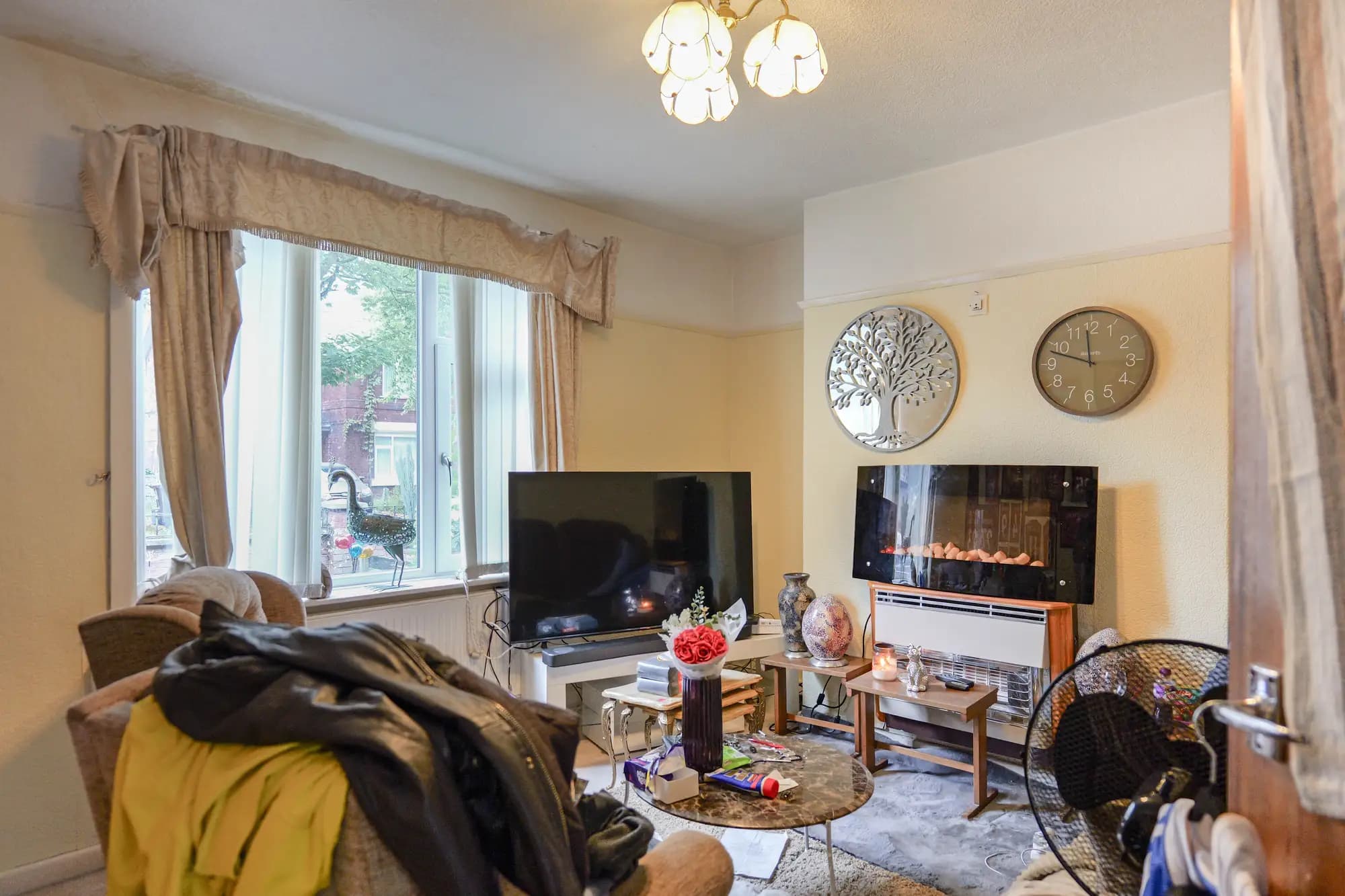 property photo 2 of 25