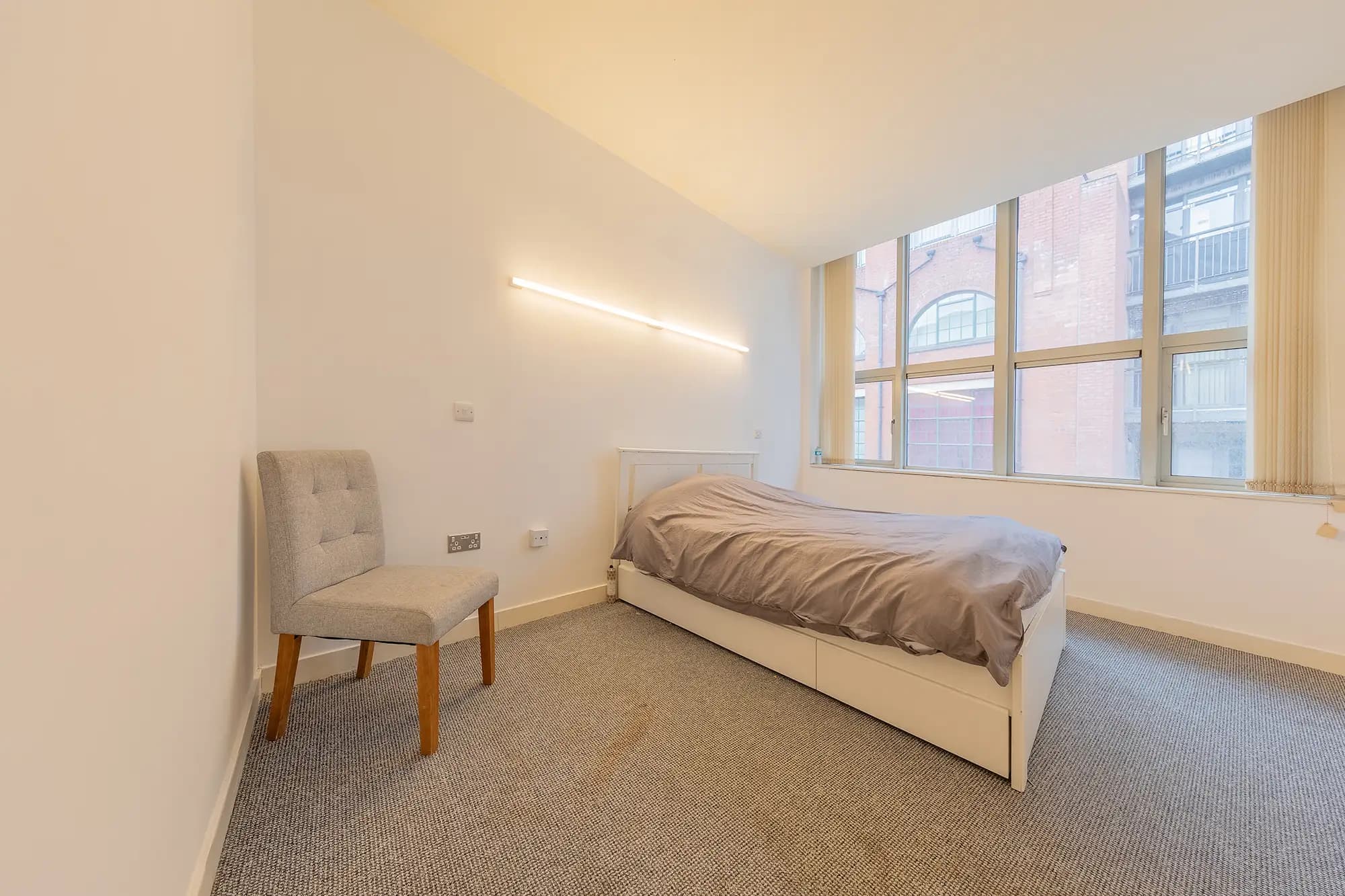 property photo 13 of 17