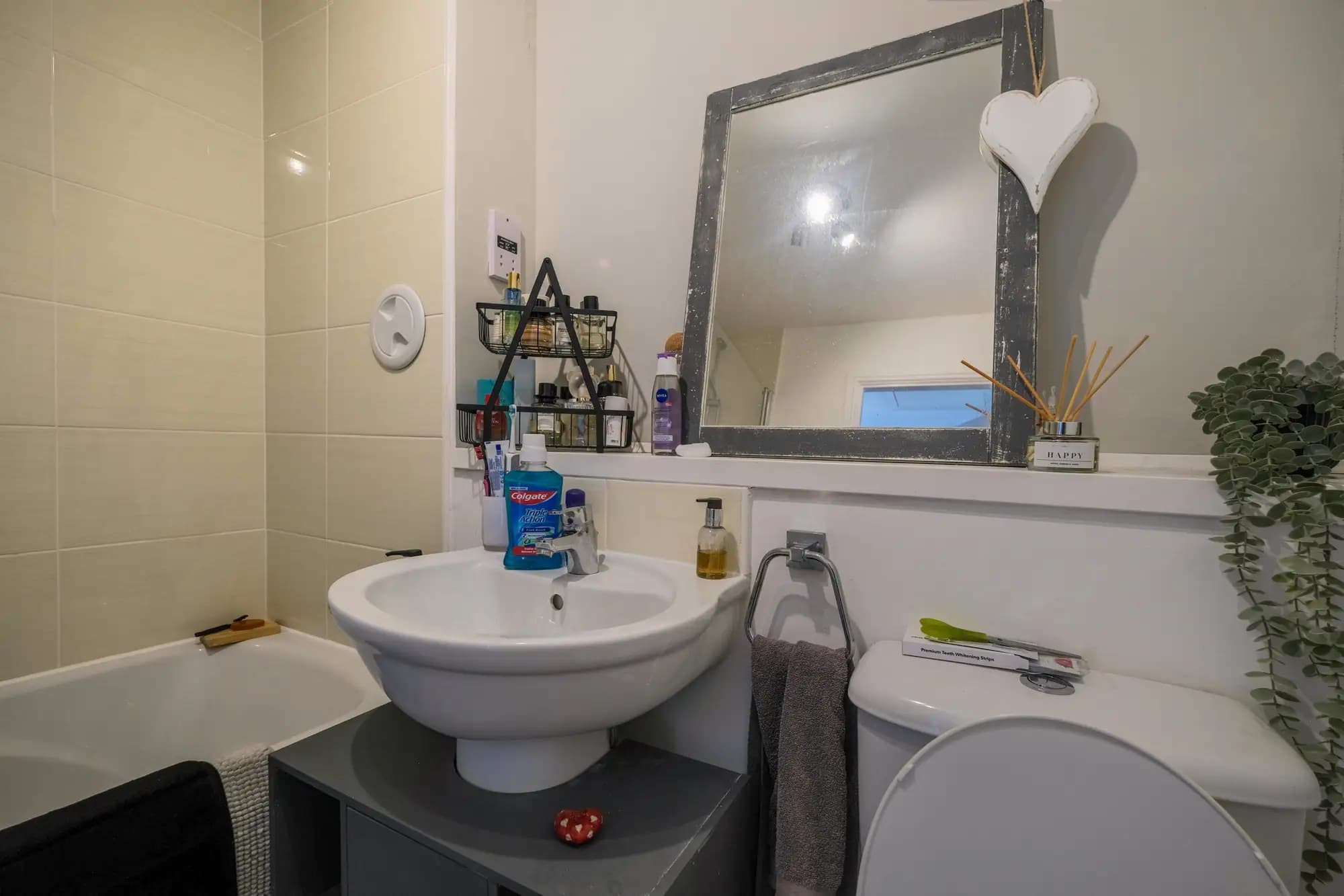 property photo 10 of 27