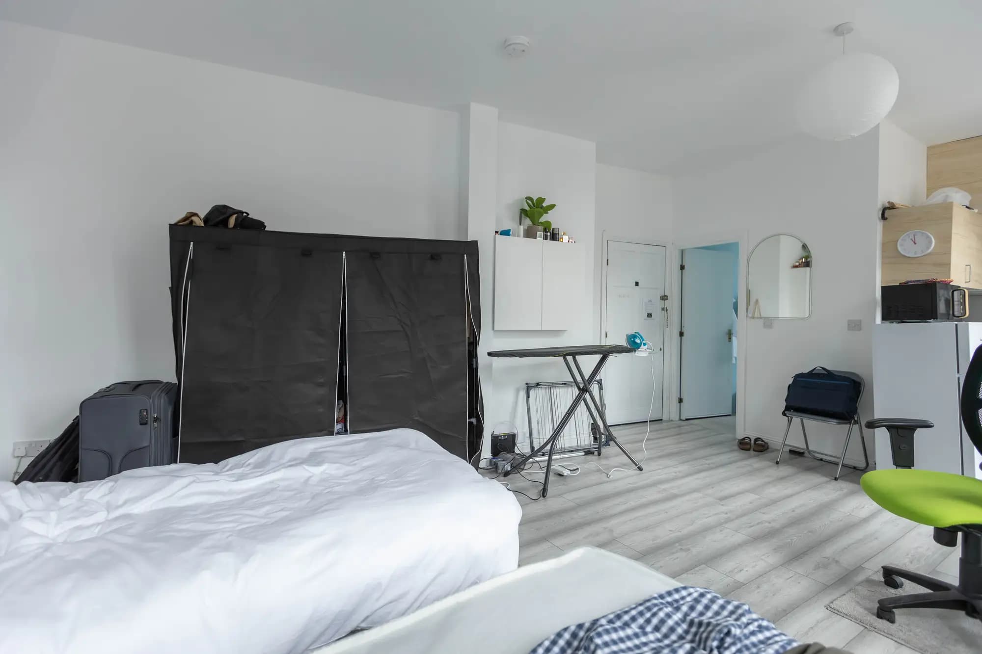 property photo 5 of 14