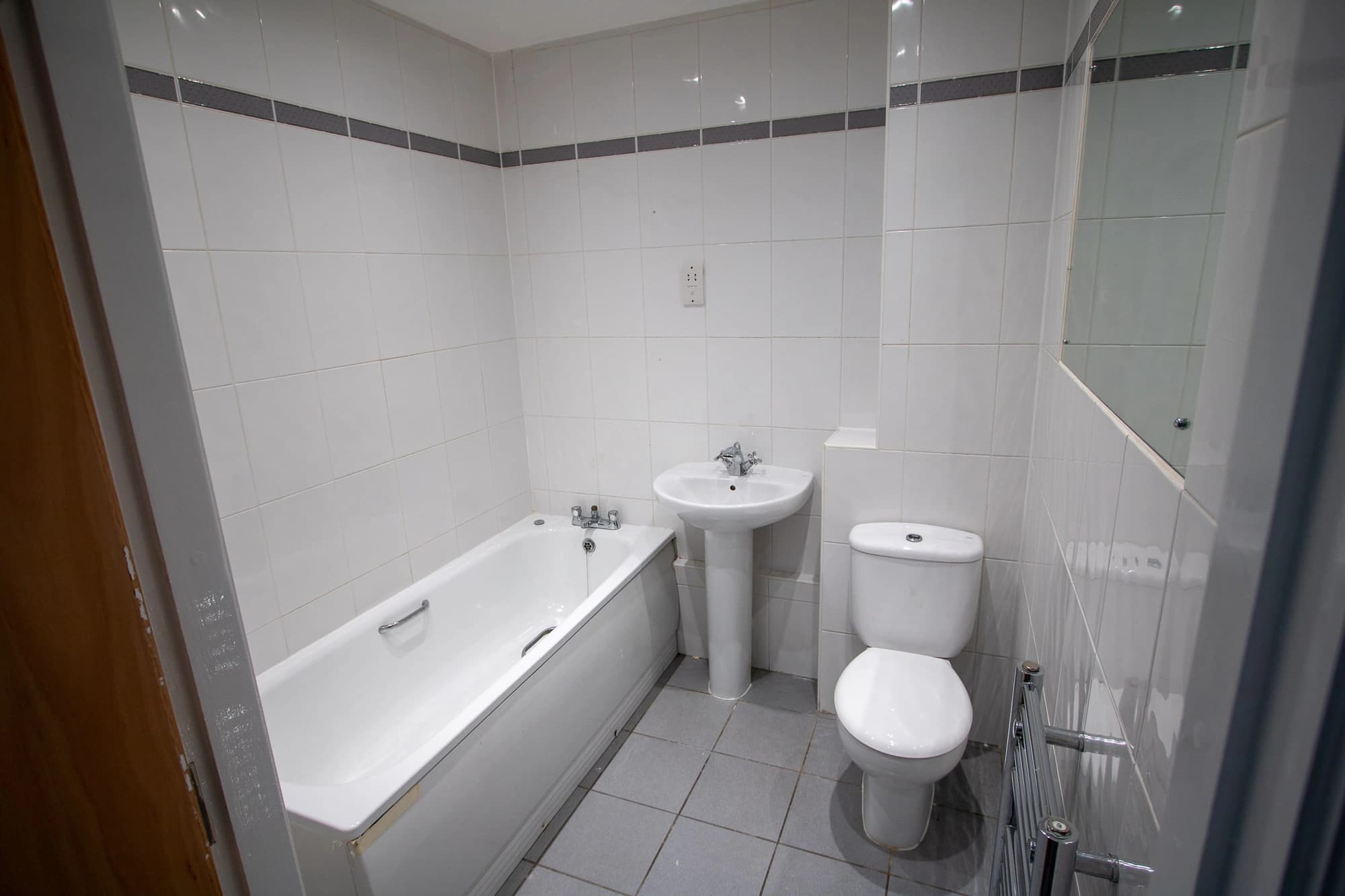 property photo 5 of 15