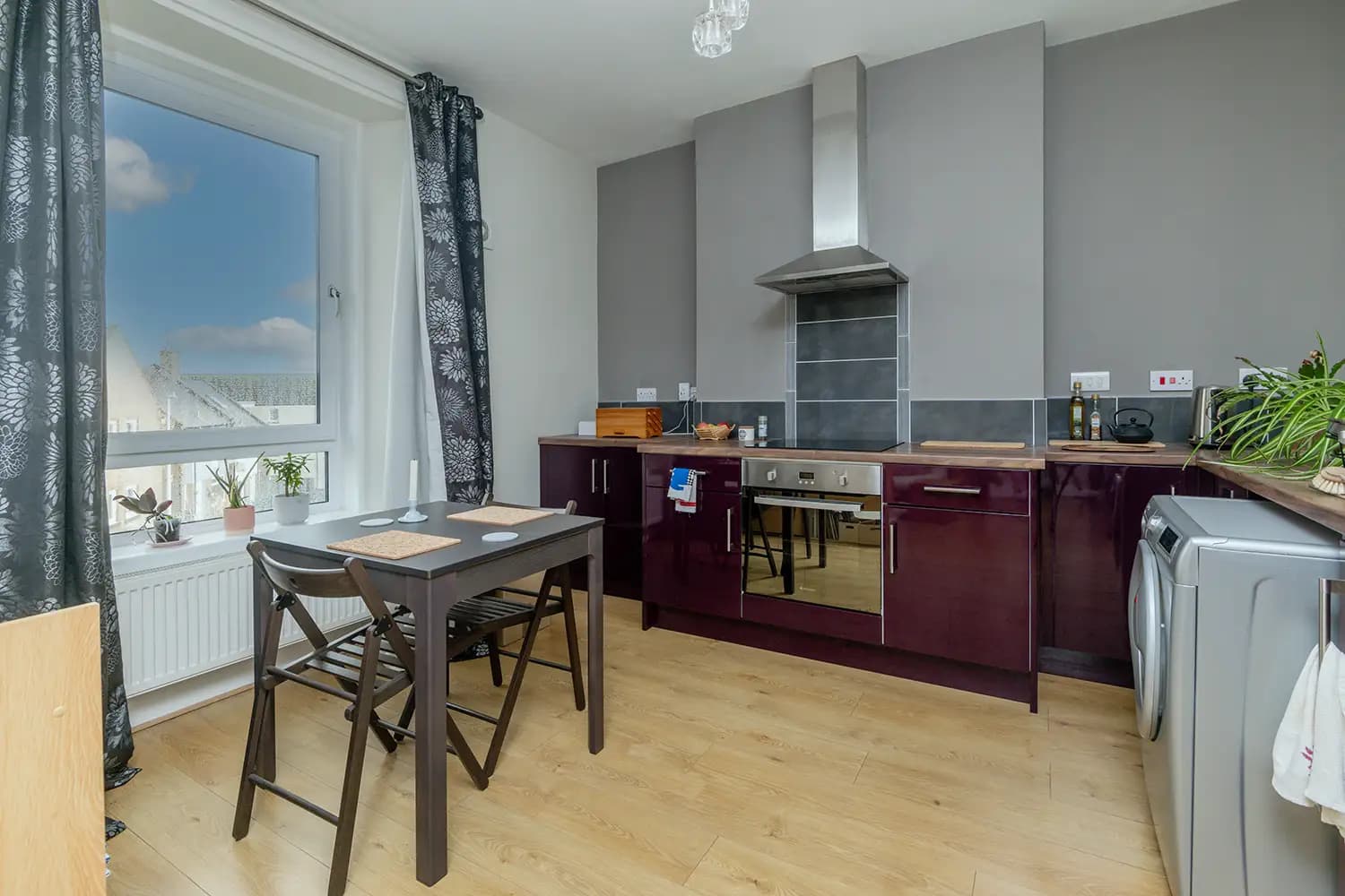 property photo 6 of 19