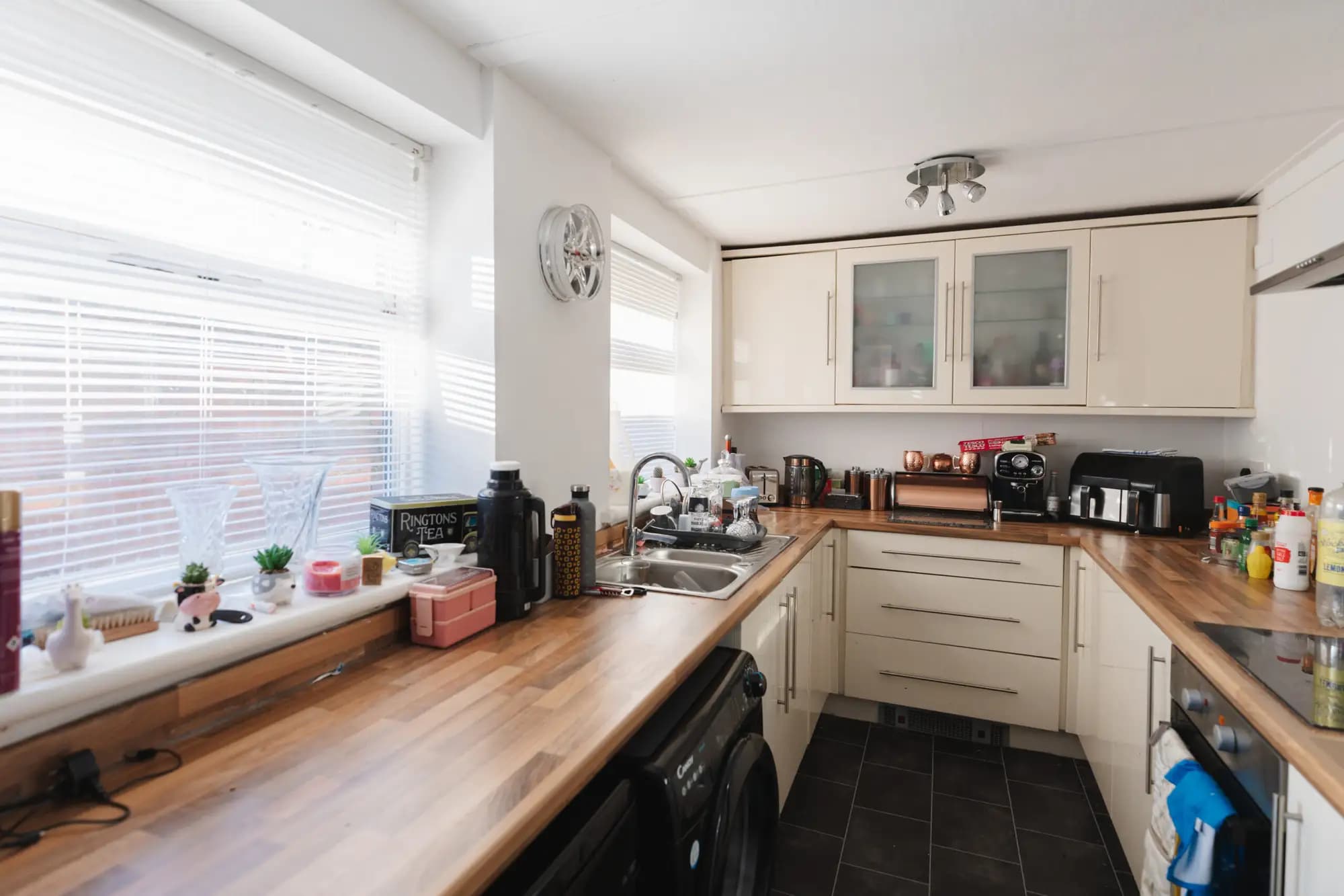 property photo 9 of 17