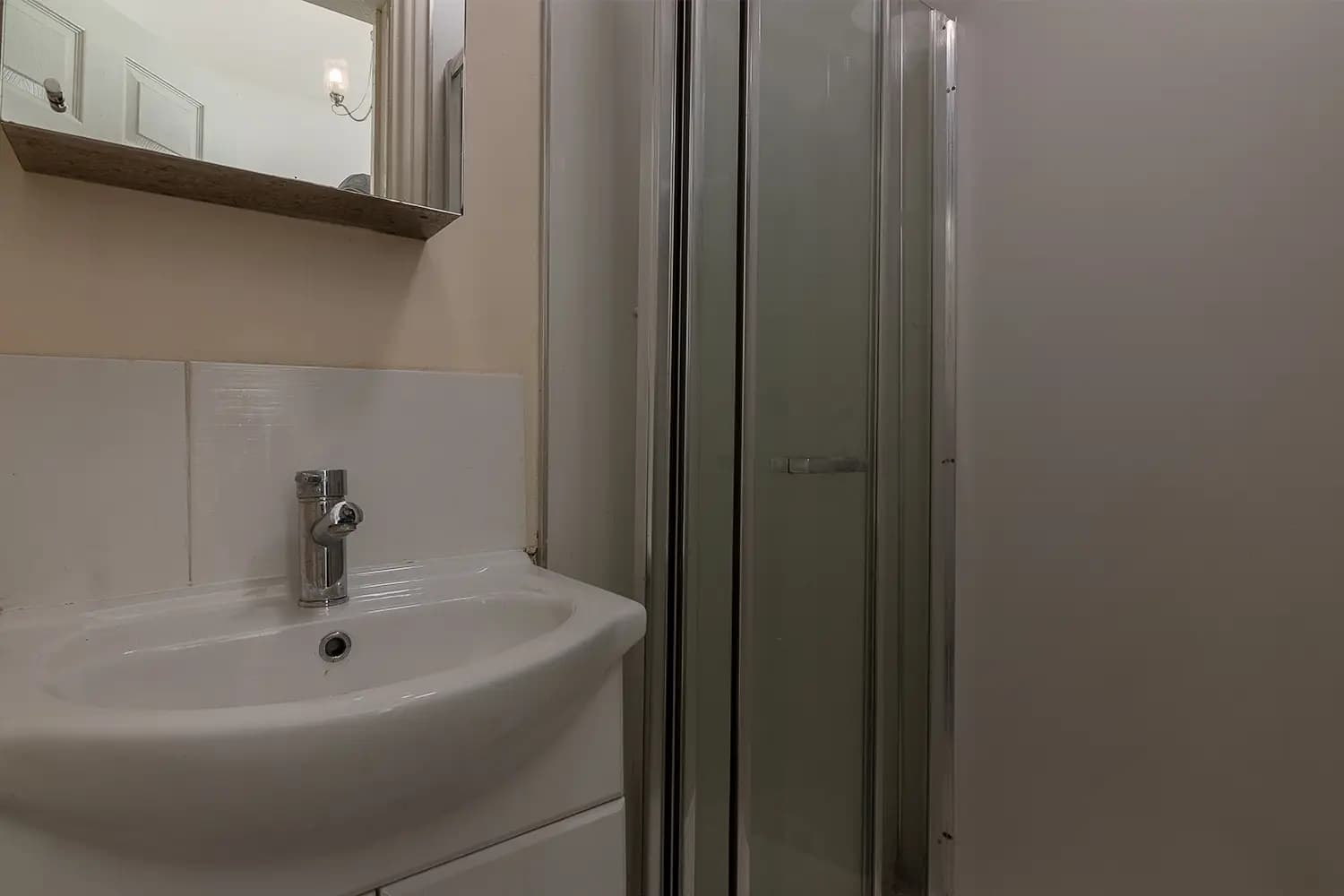 property photo 6 of 22