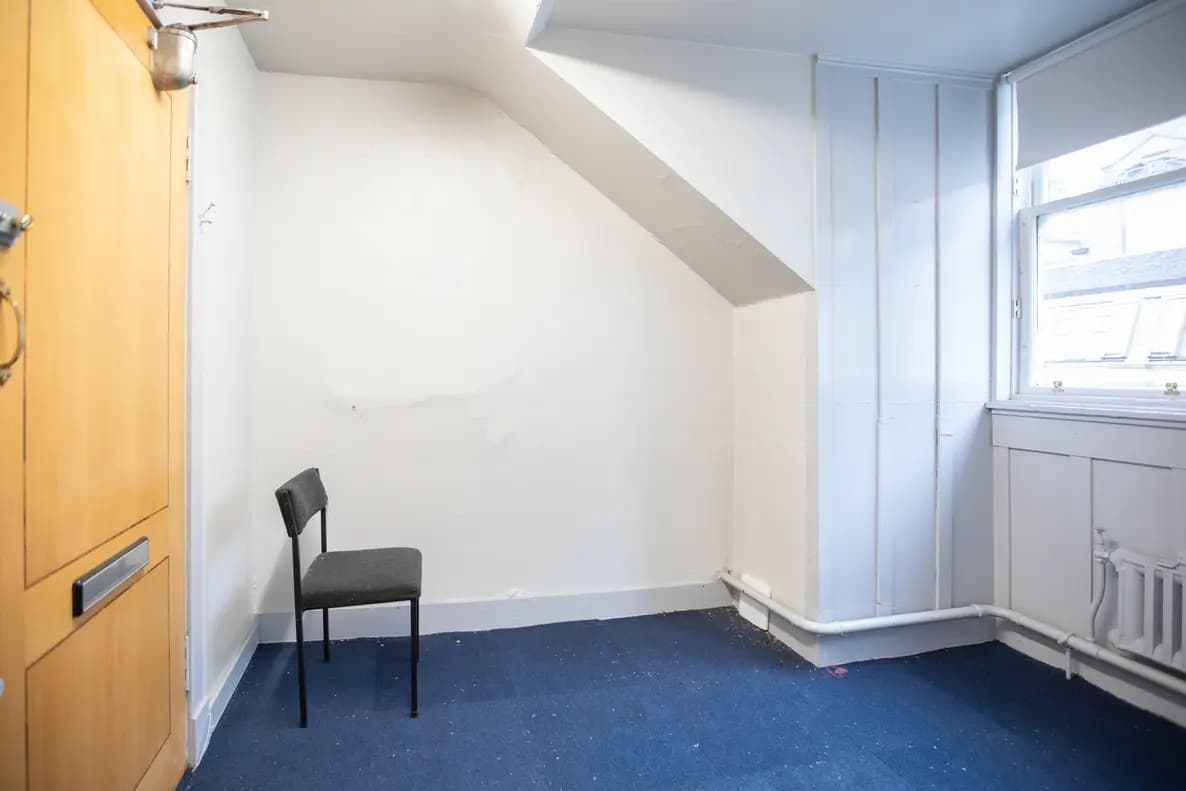 property photo 9 of 15