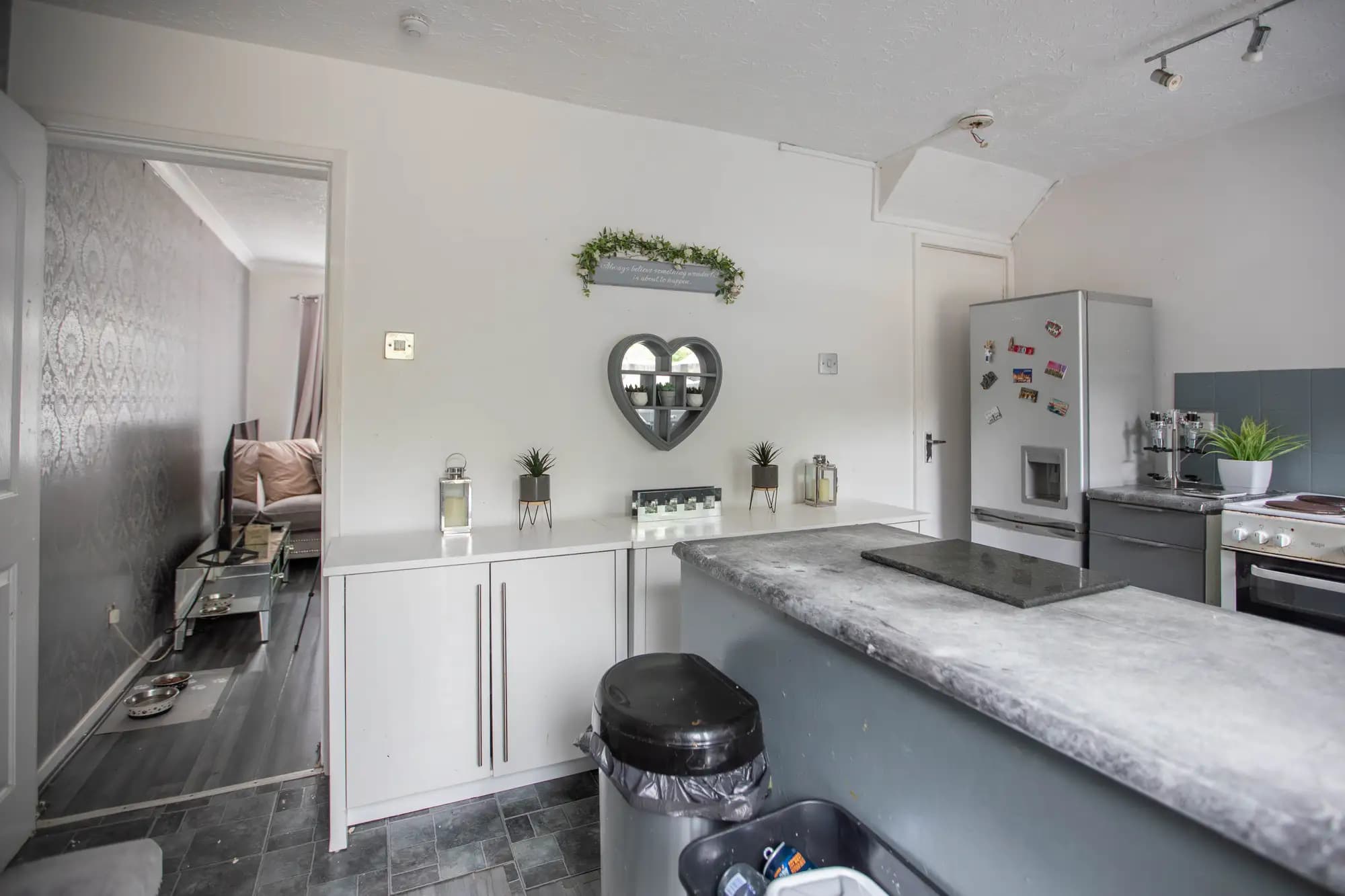 property photo 6 of 33