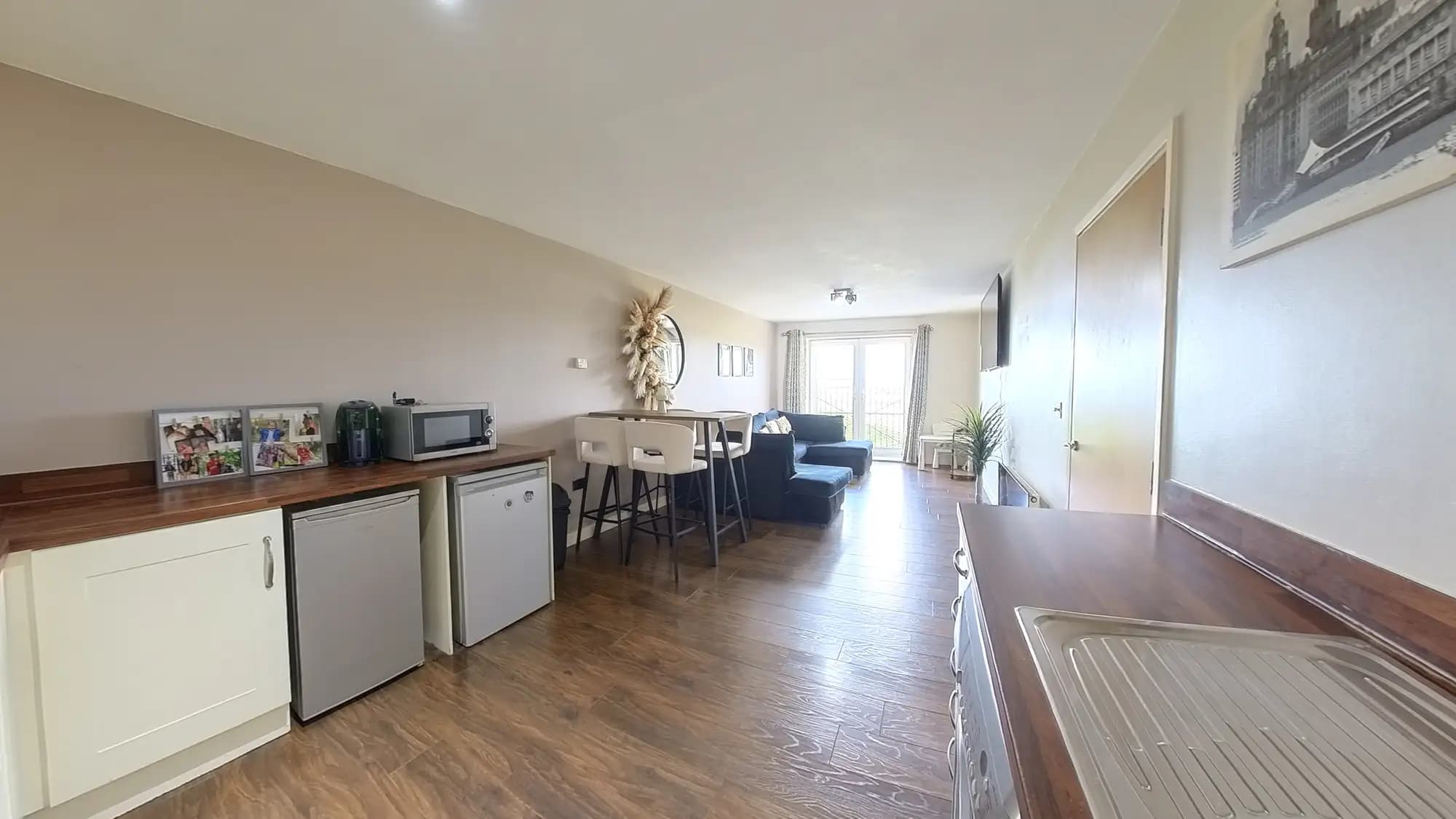 property photo 5 of 15
