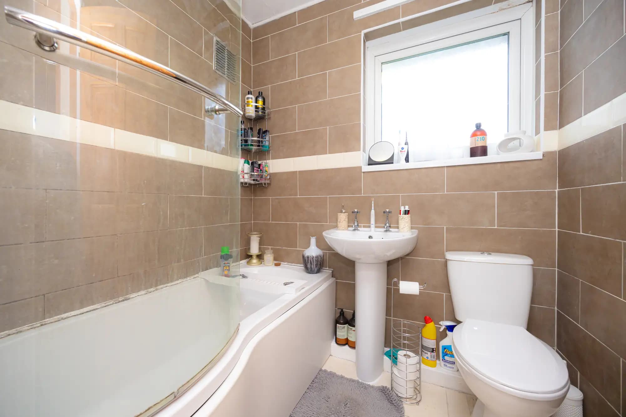 property photo 8 of 16