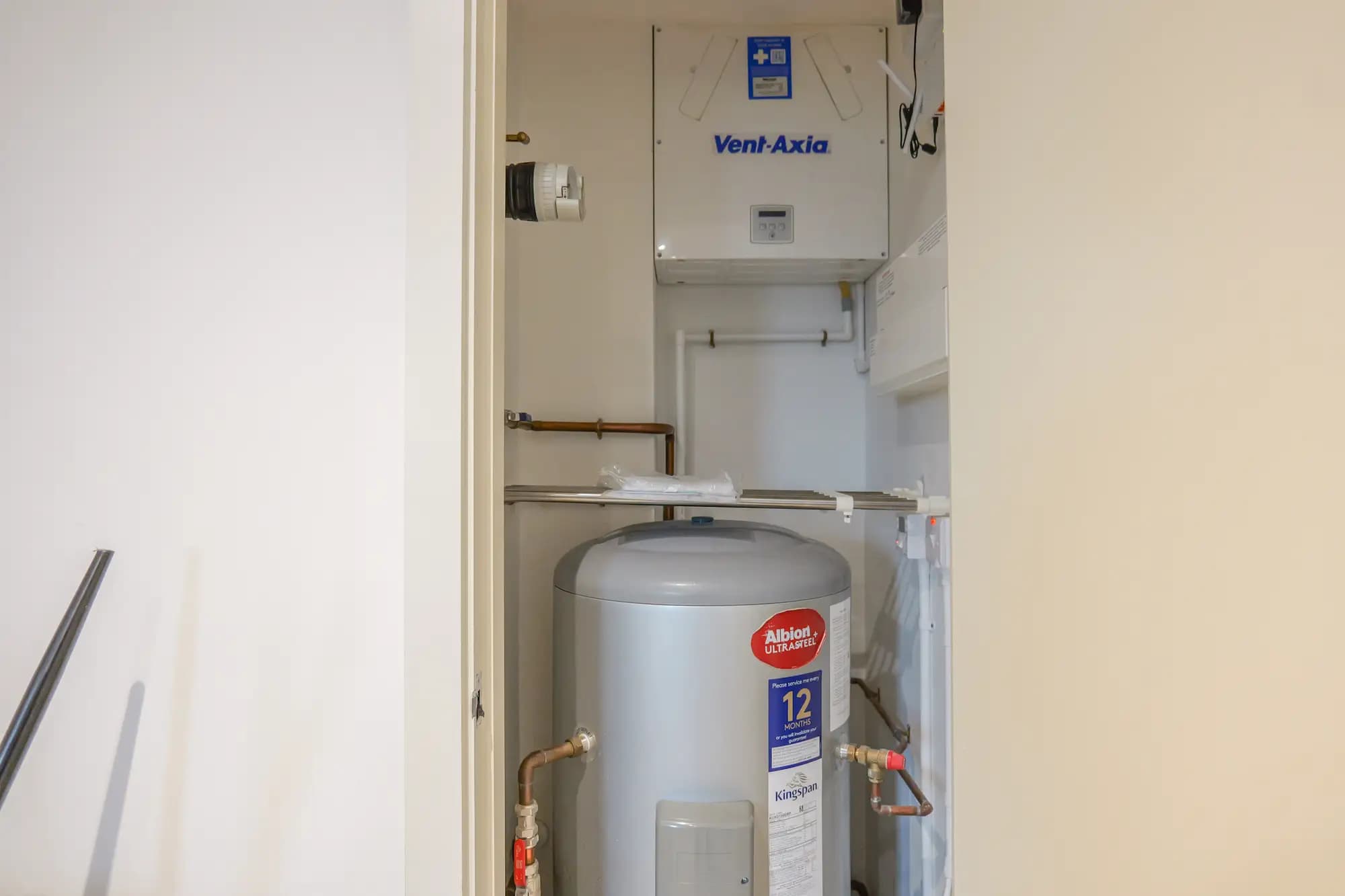 property photo 9 of 18