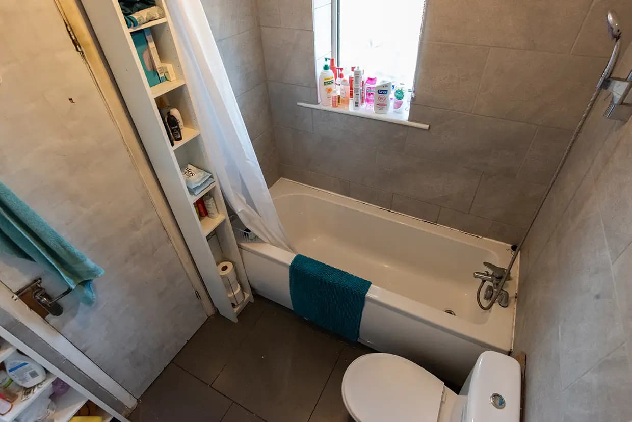 property photo 9 of 17