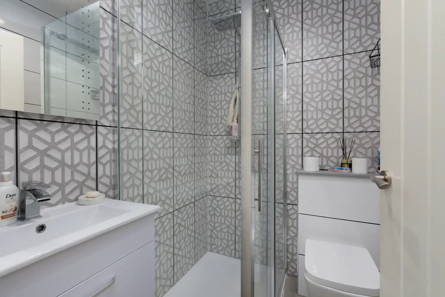 property photo 5 of 12