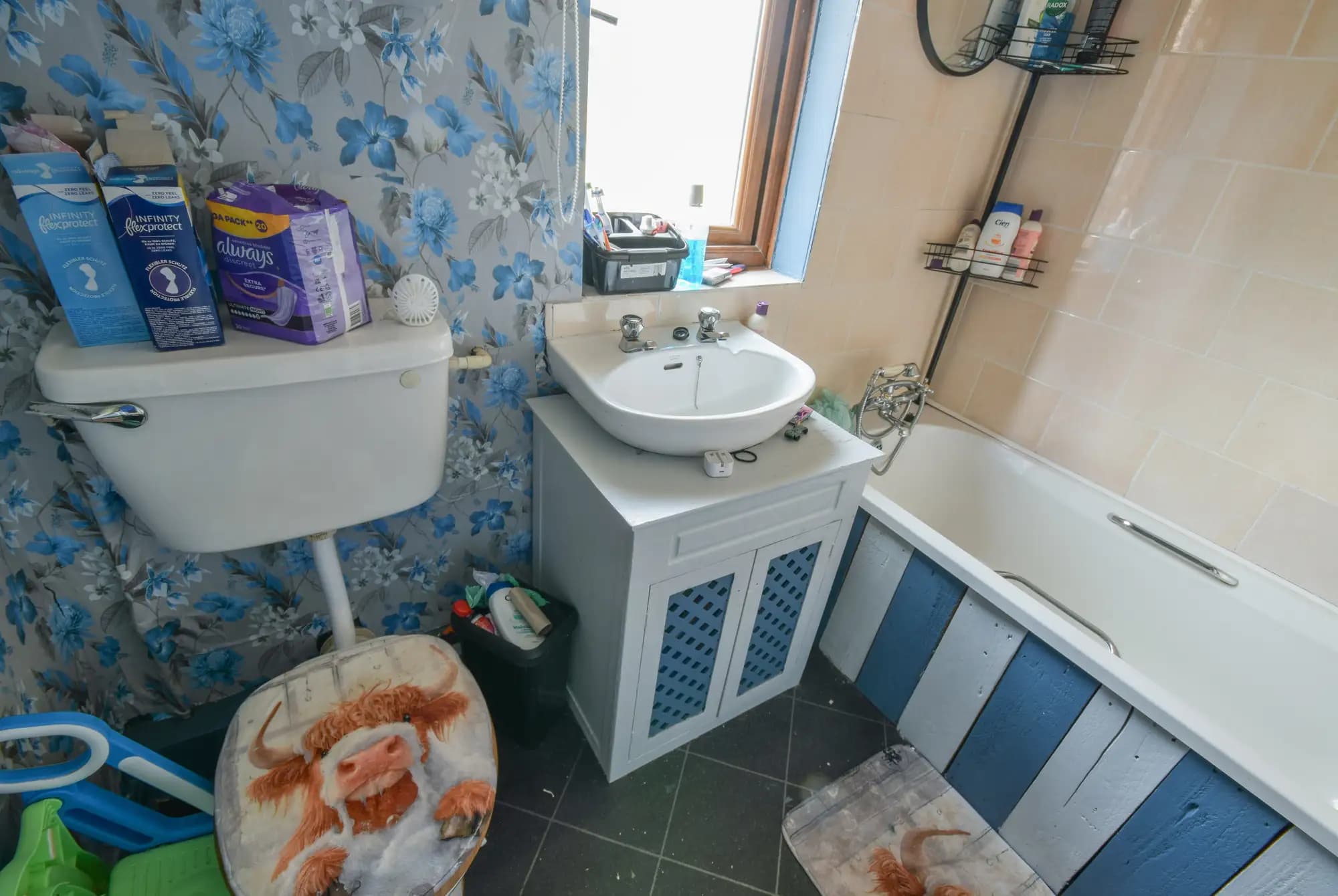 property photo 6 of 16