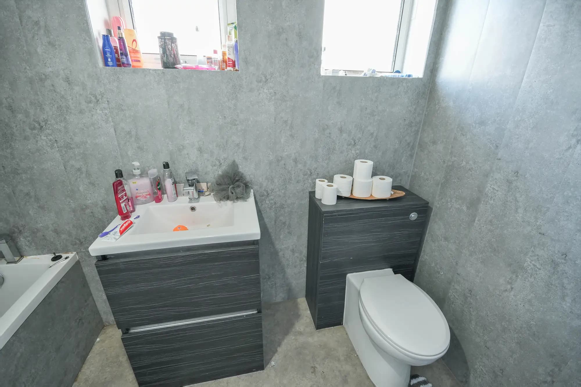 property photo 11 of 24
