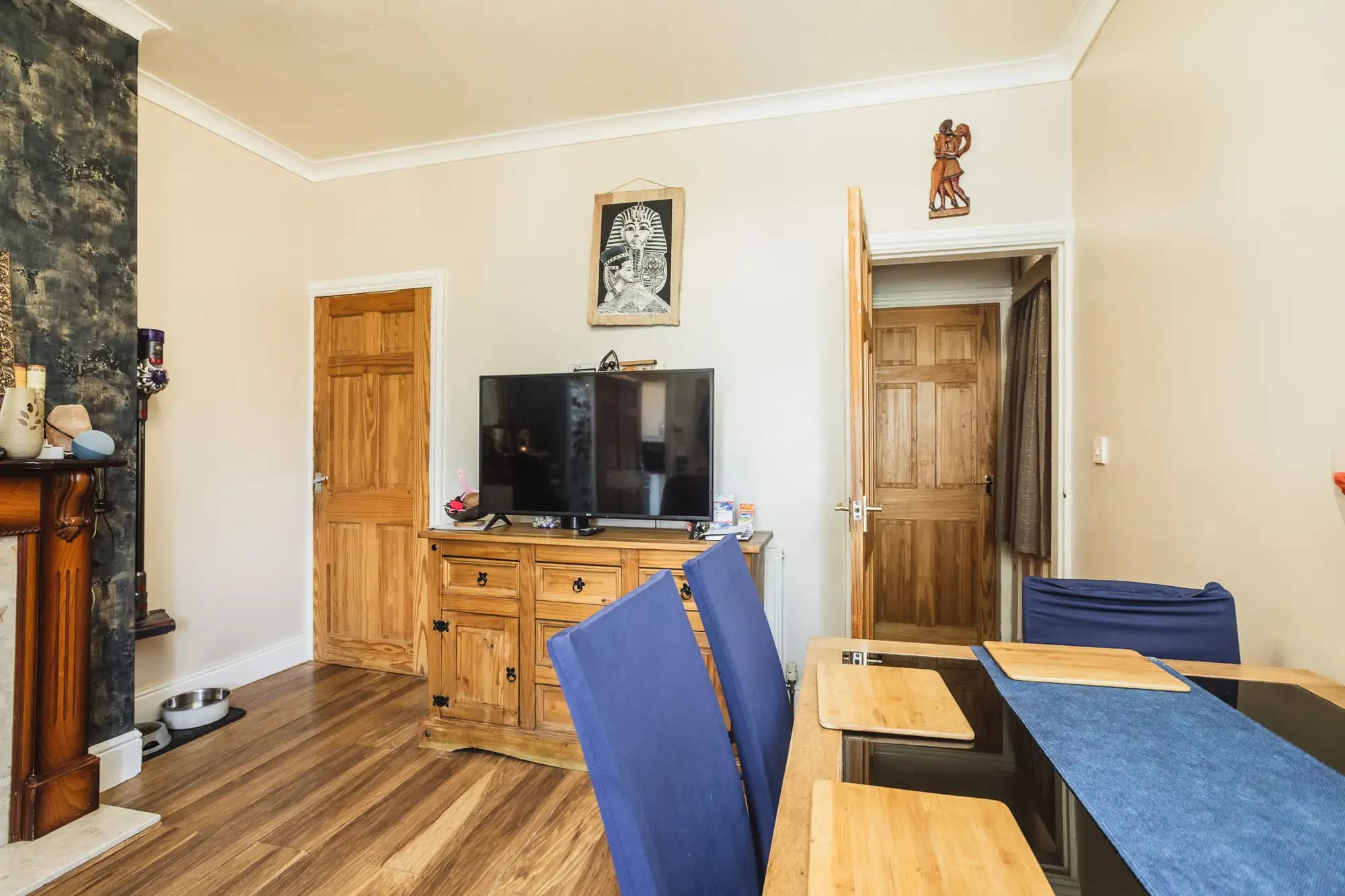 property photo 4 of 25