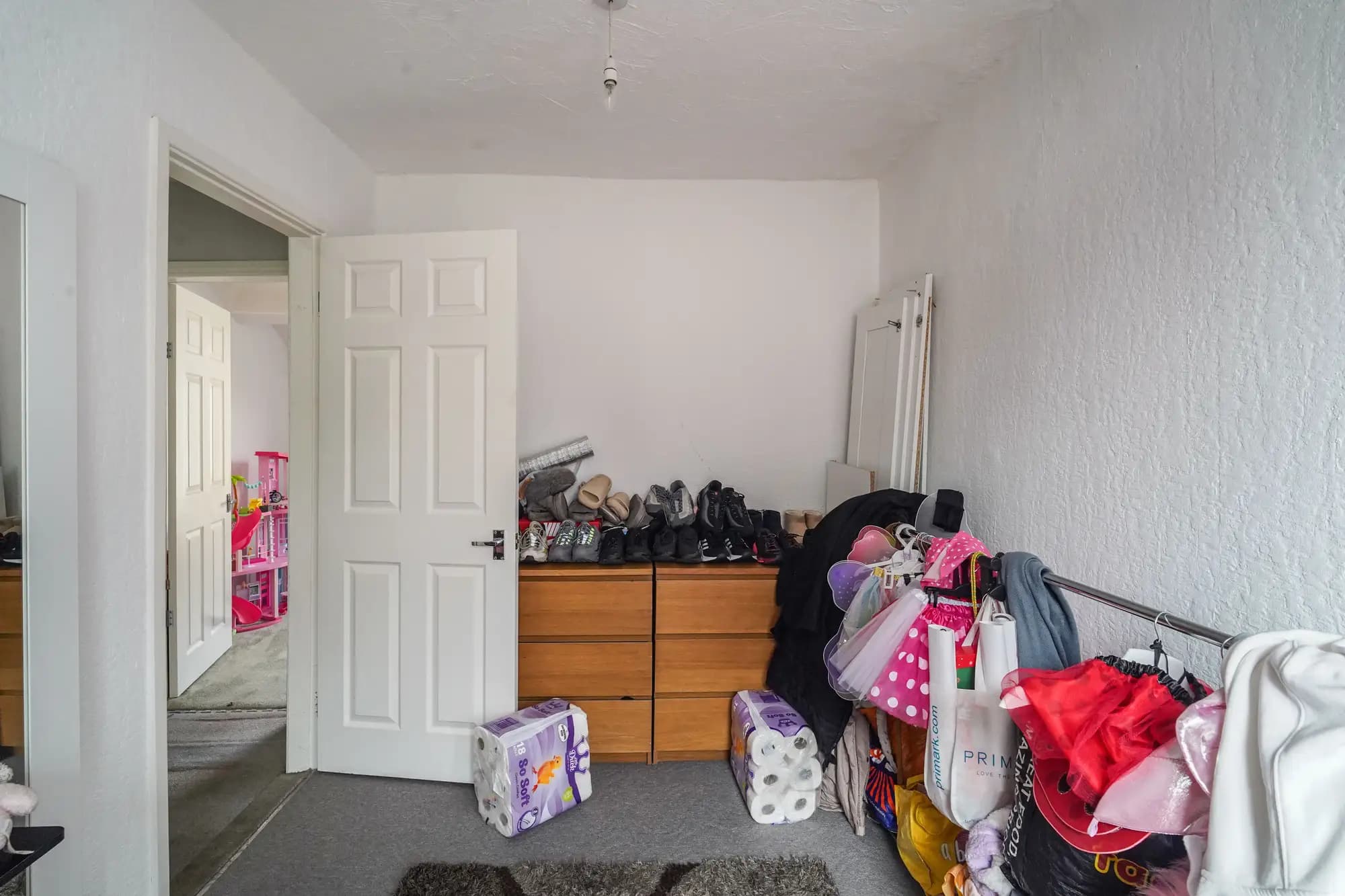 property photo 11 of 24