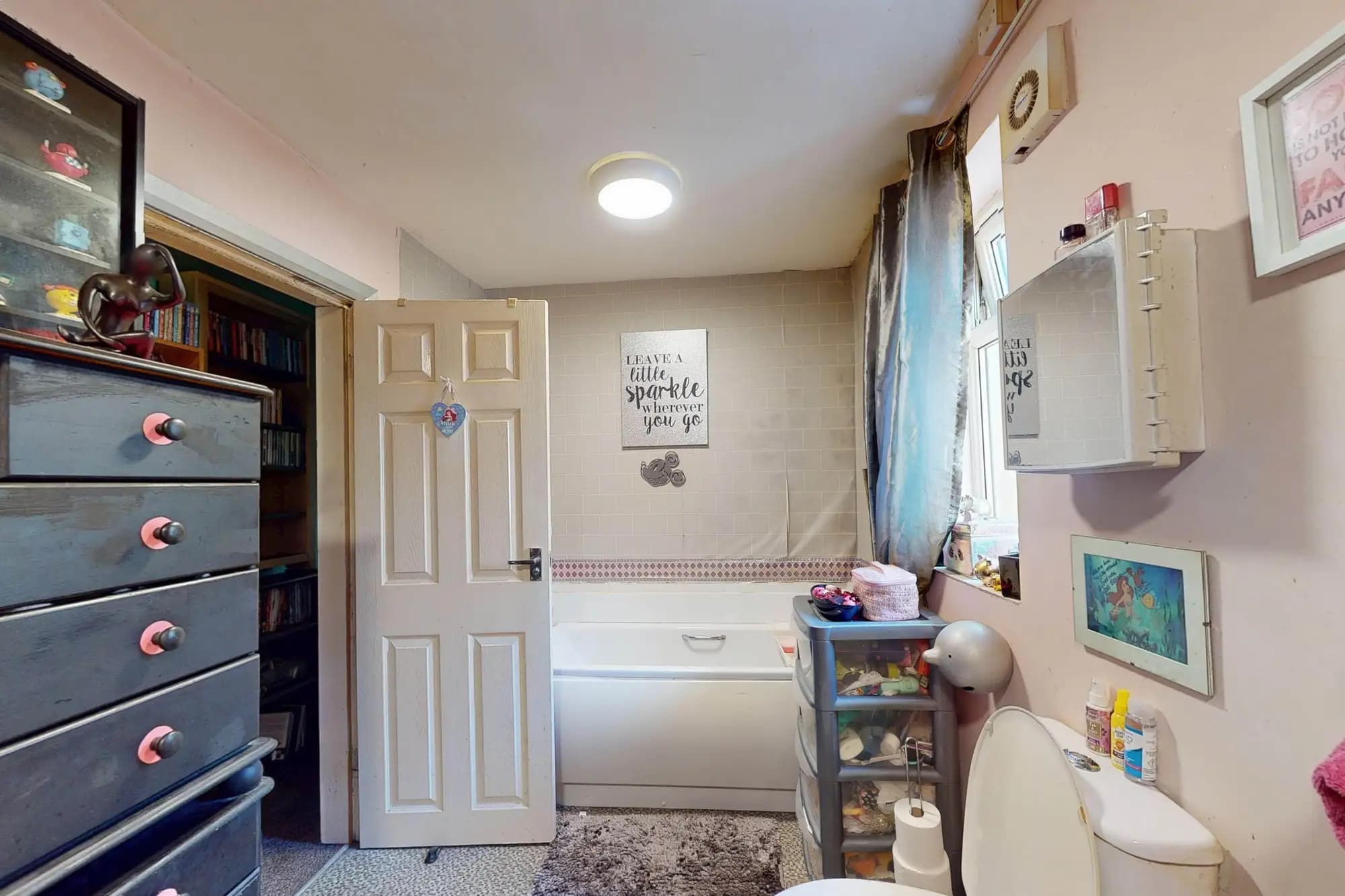 property photo 17 of 32