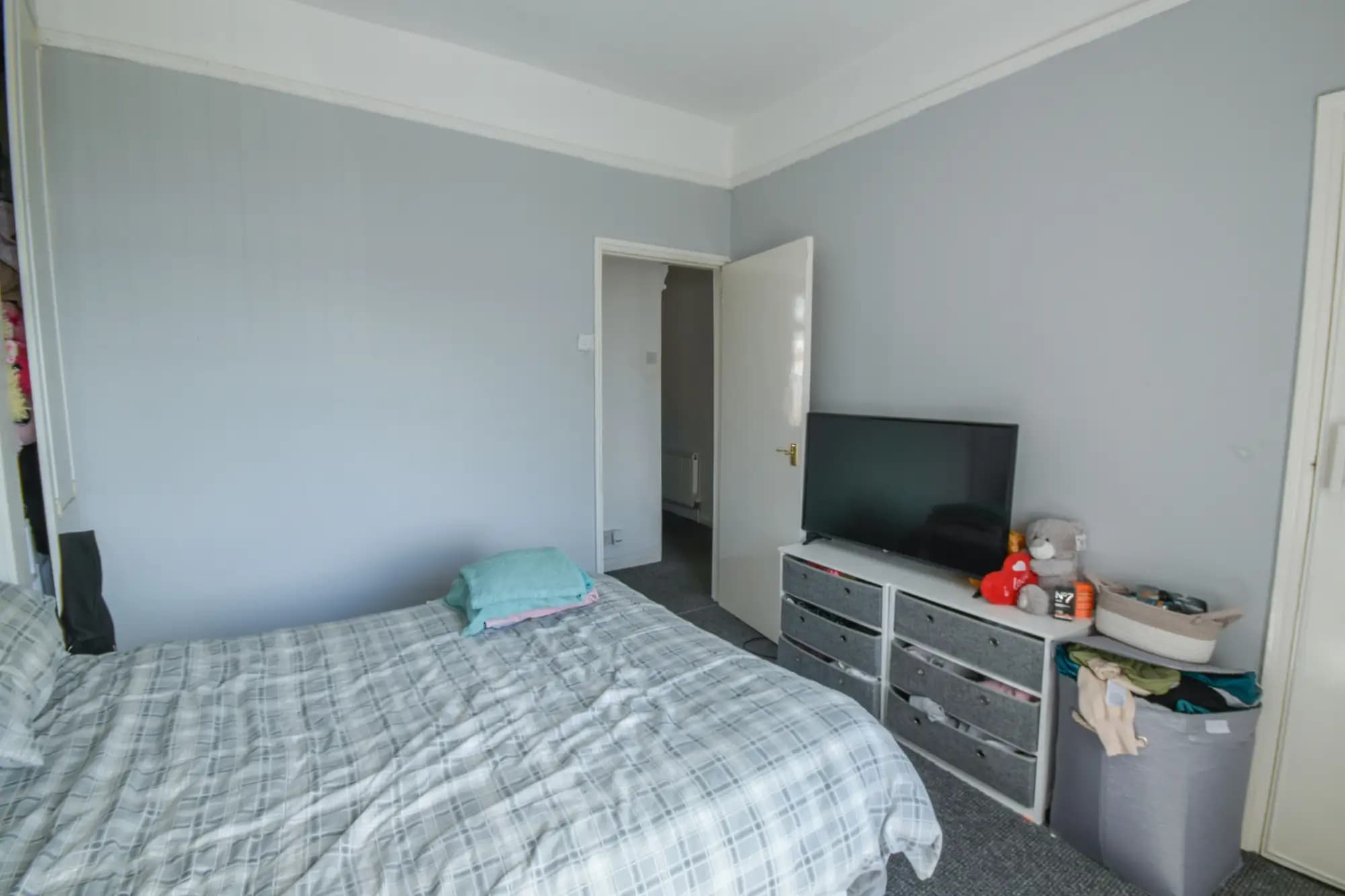 property photo 10 of 18