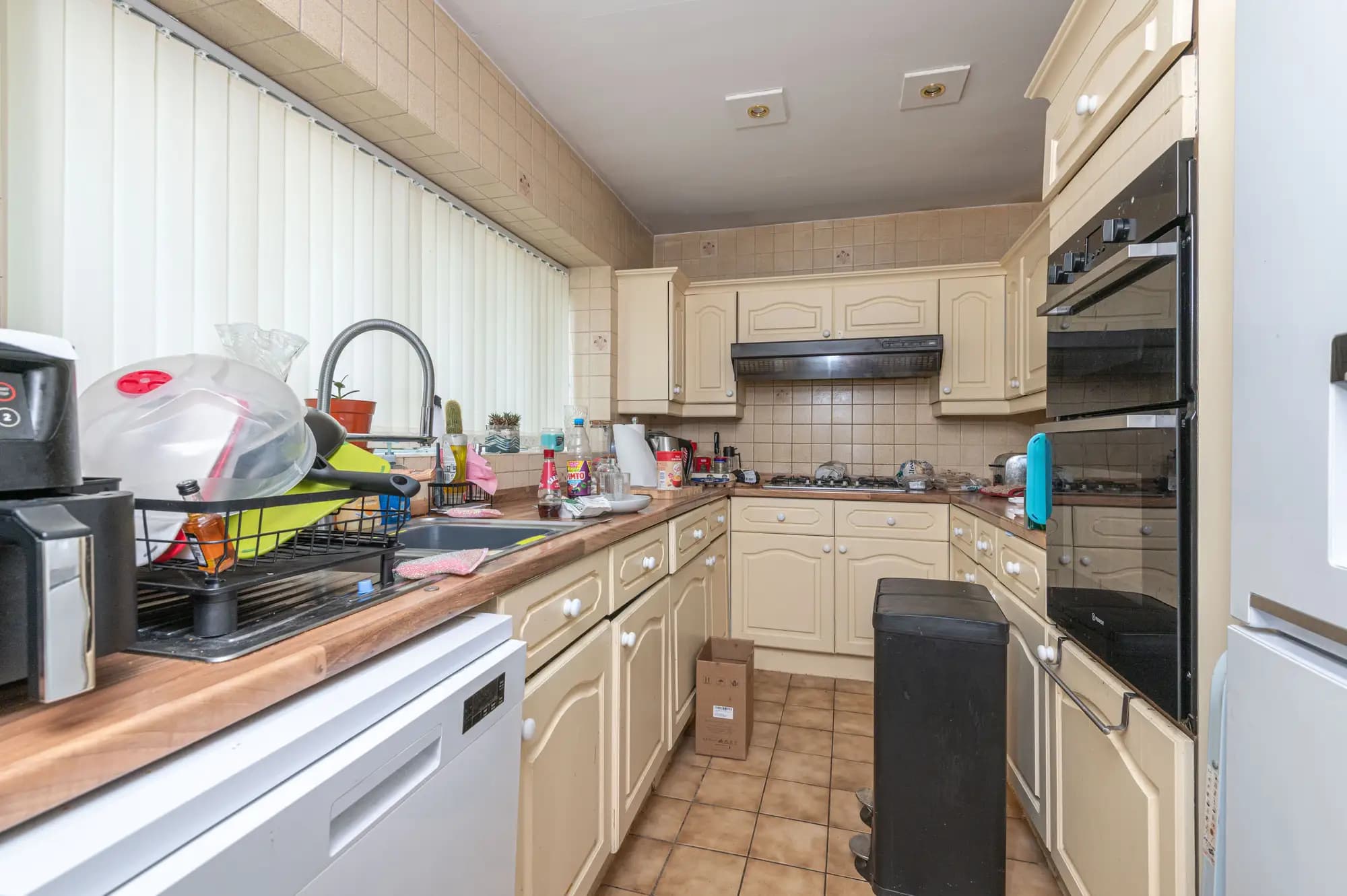 property photo 9 of 33