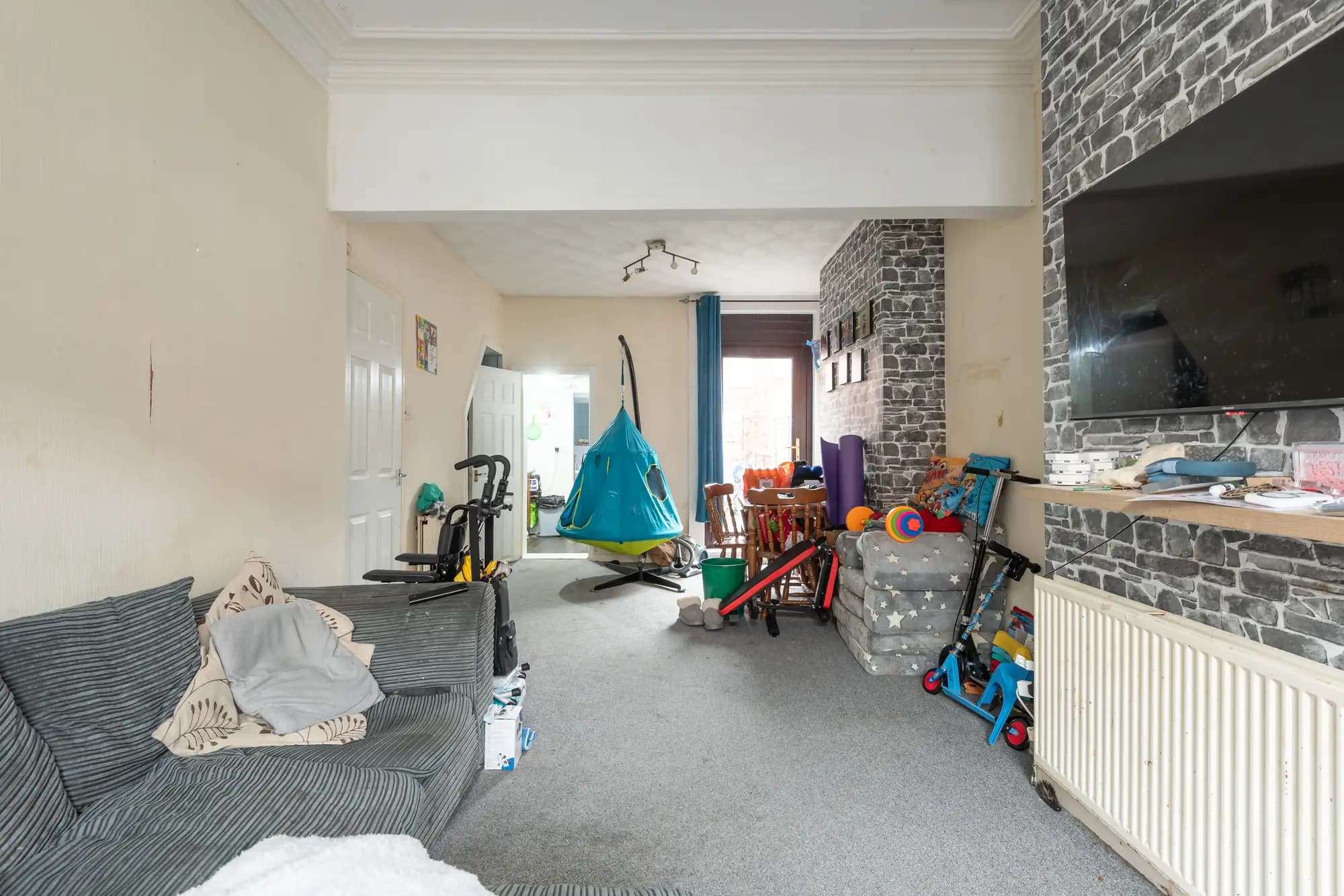 property photo 3 of 17