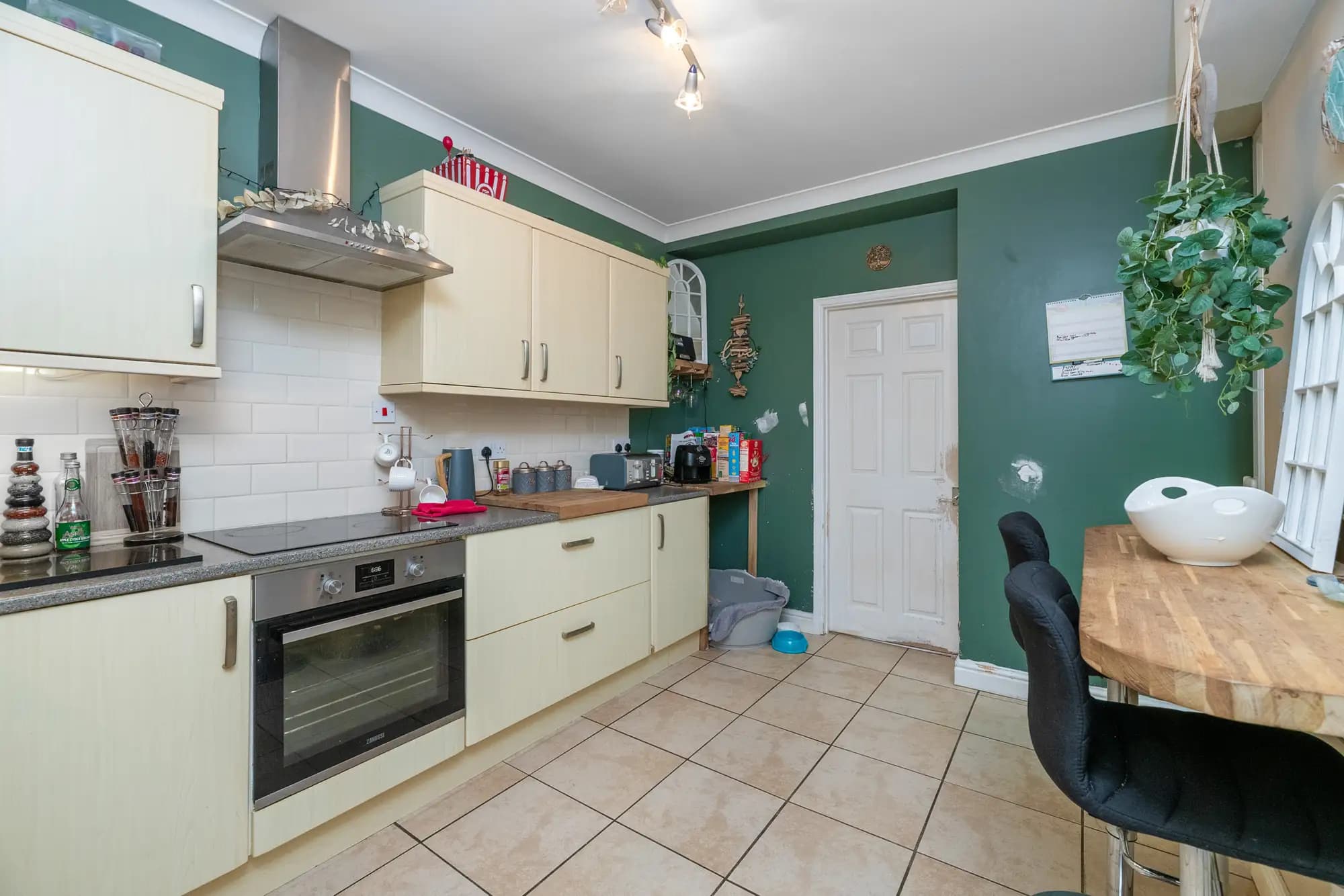 property photo 5 of 32