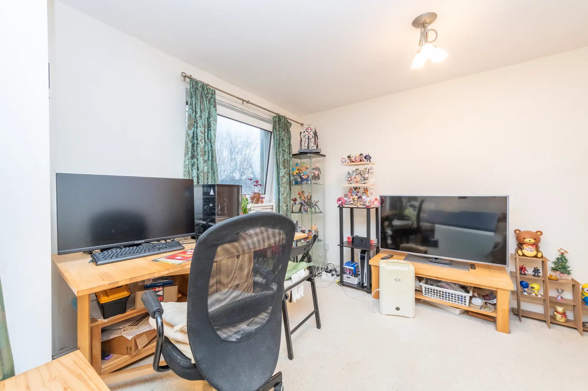 property photo 4 of 27