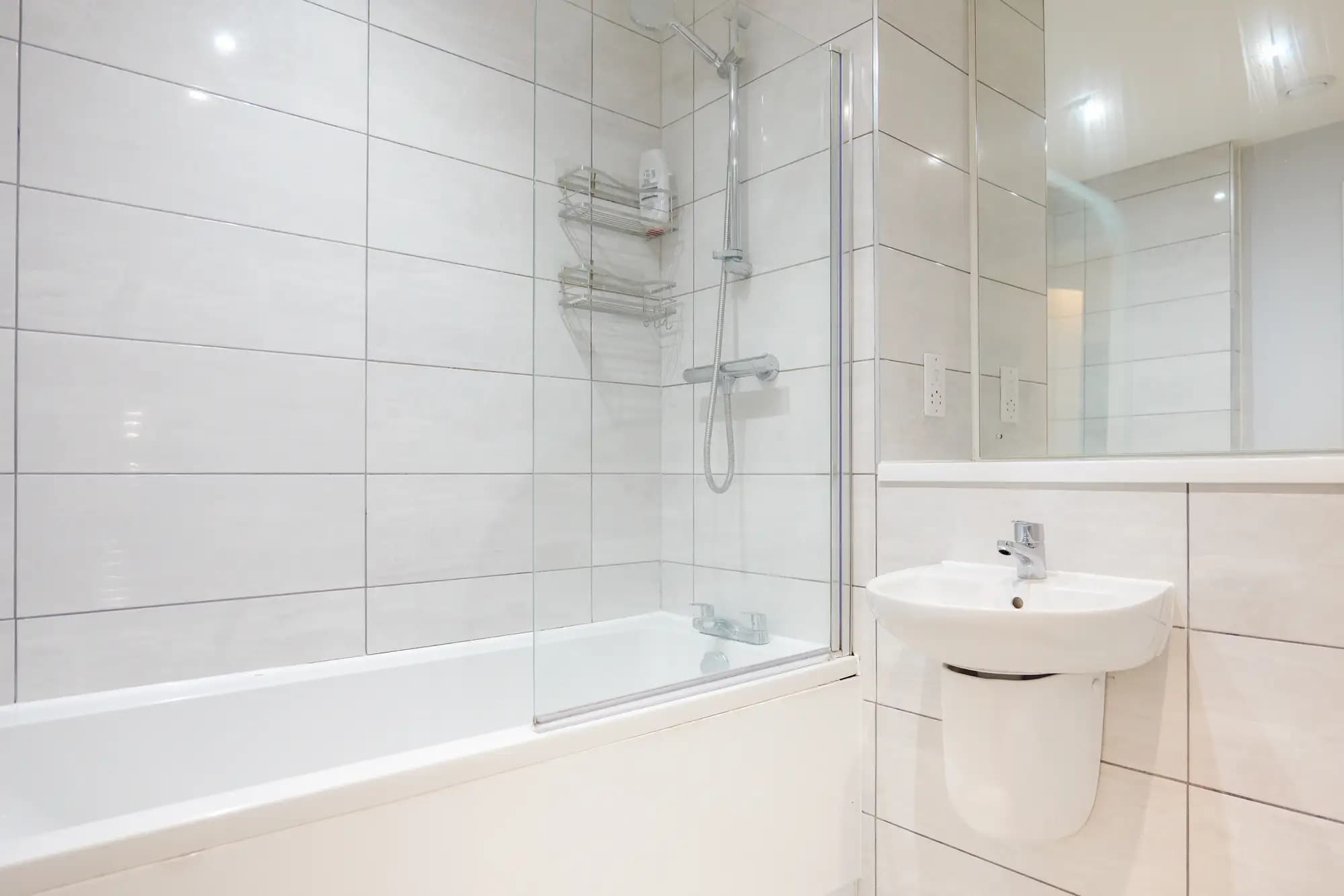 property photo 5 of 18