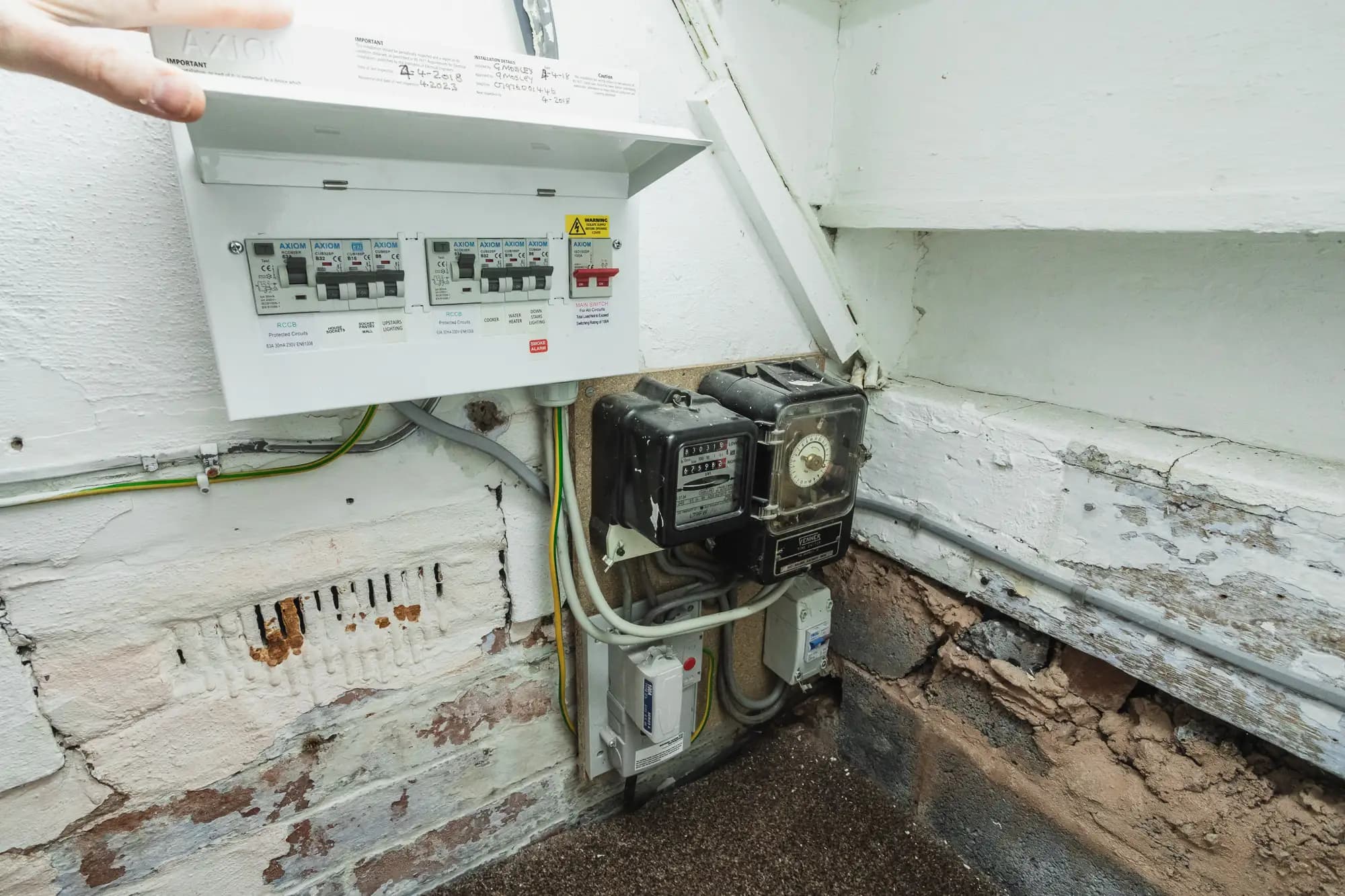 property photo 14 of 19