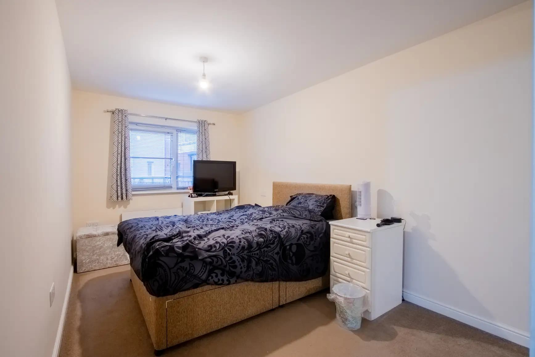 property photo 8 of 13