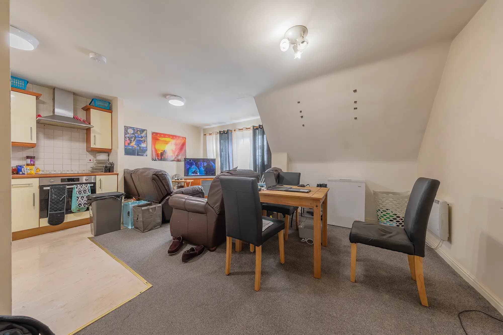 property photo 5 of 17